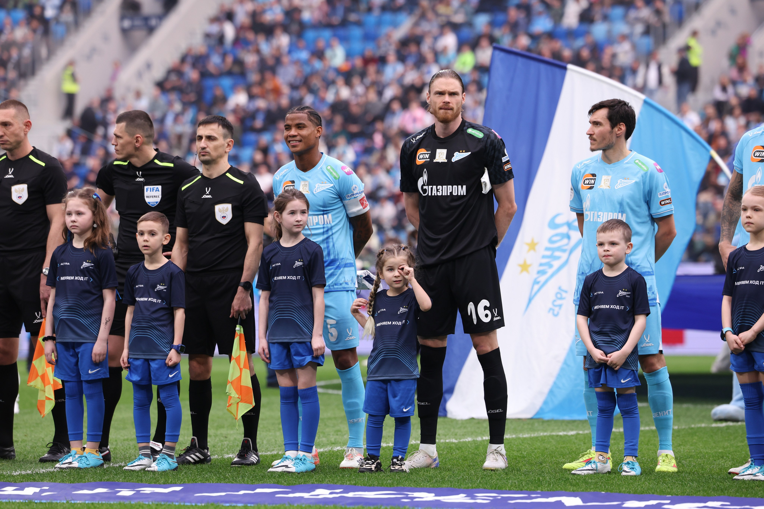 ФК «Зенит» — ФК «Крылья советов». Спортивный и репортажный фотограф Антон Тереханов
