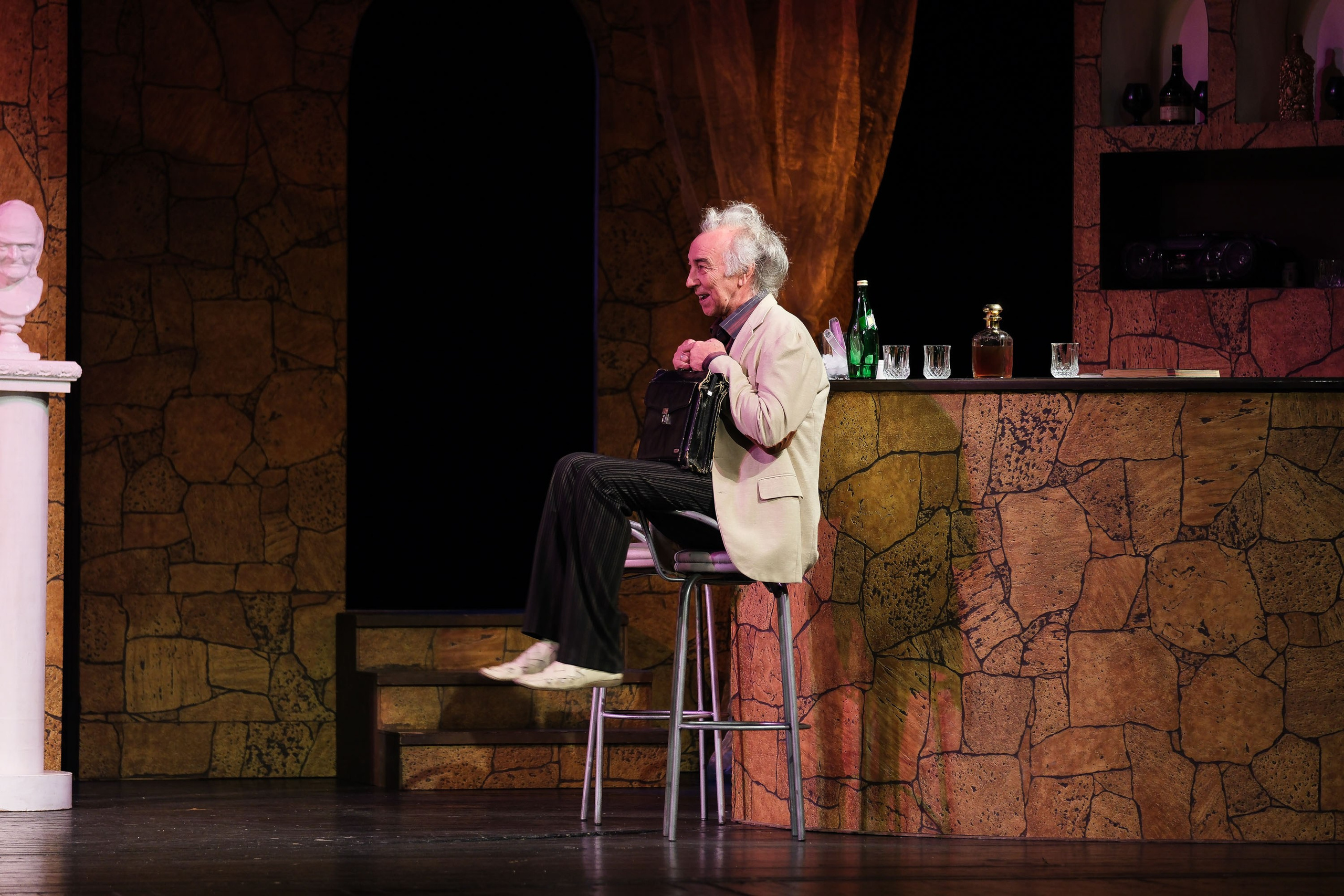 Ужин с дураком. Фотограф Анатолий Деникин