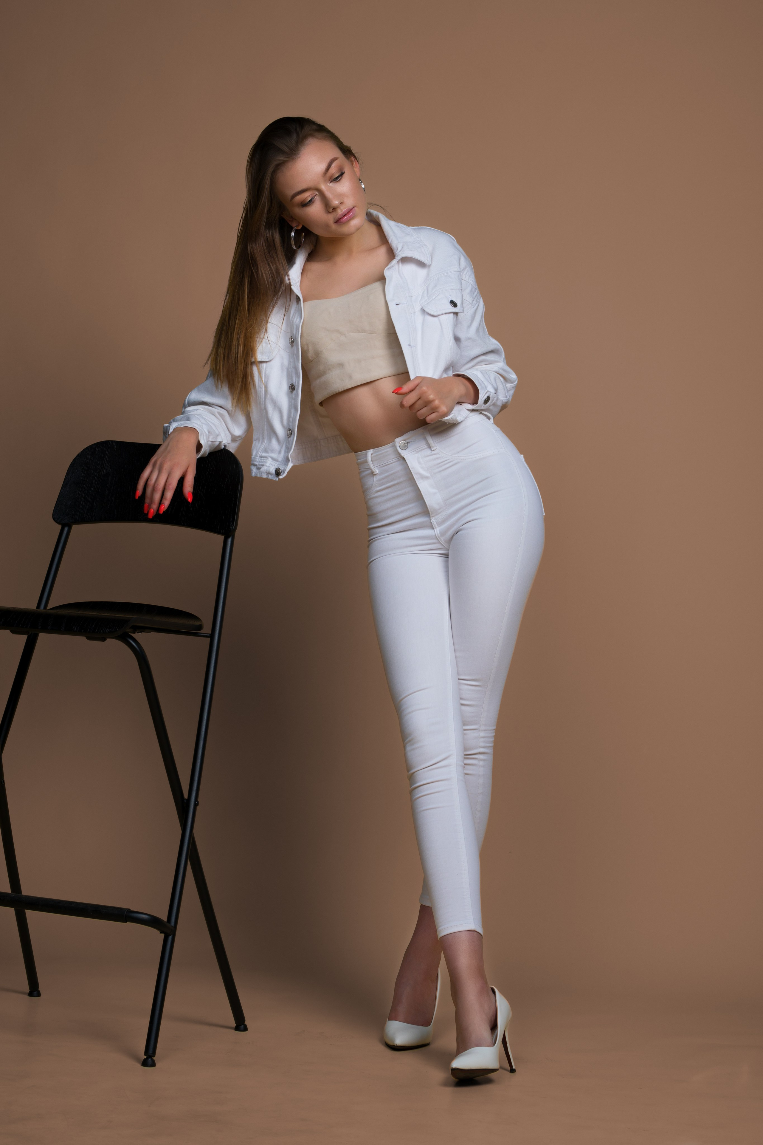 Съемка с Екатериной в минимальном интерьере в формате для «себя»