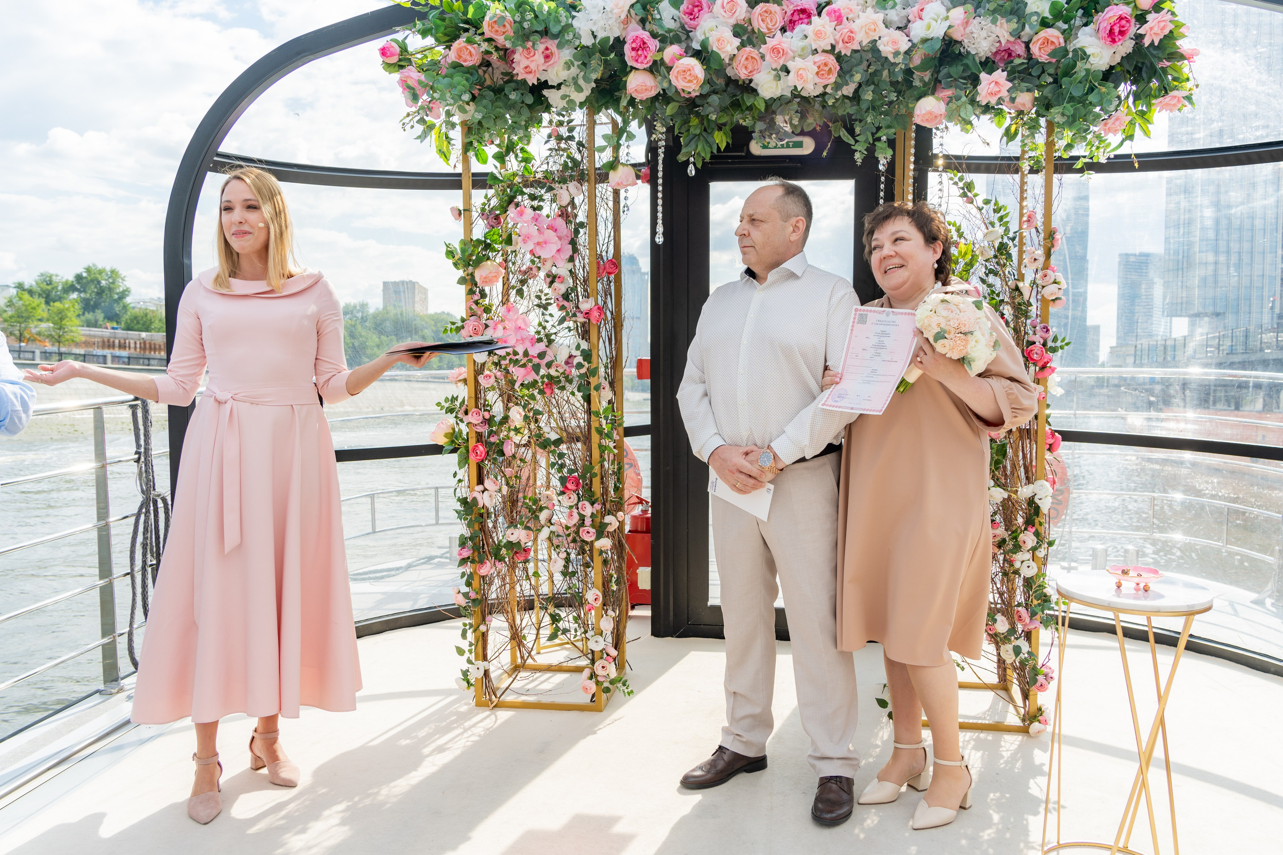 Юлия и Сергей. Регистрация на кораблике. Репортажный и интерьерный фотограф Александра Солдатова