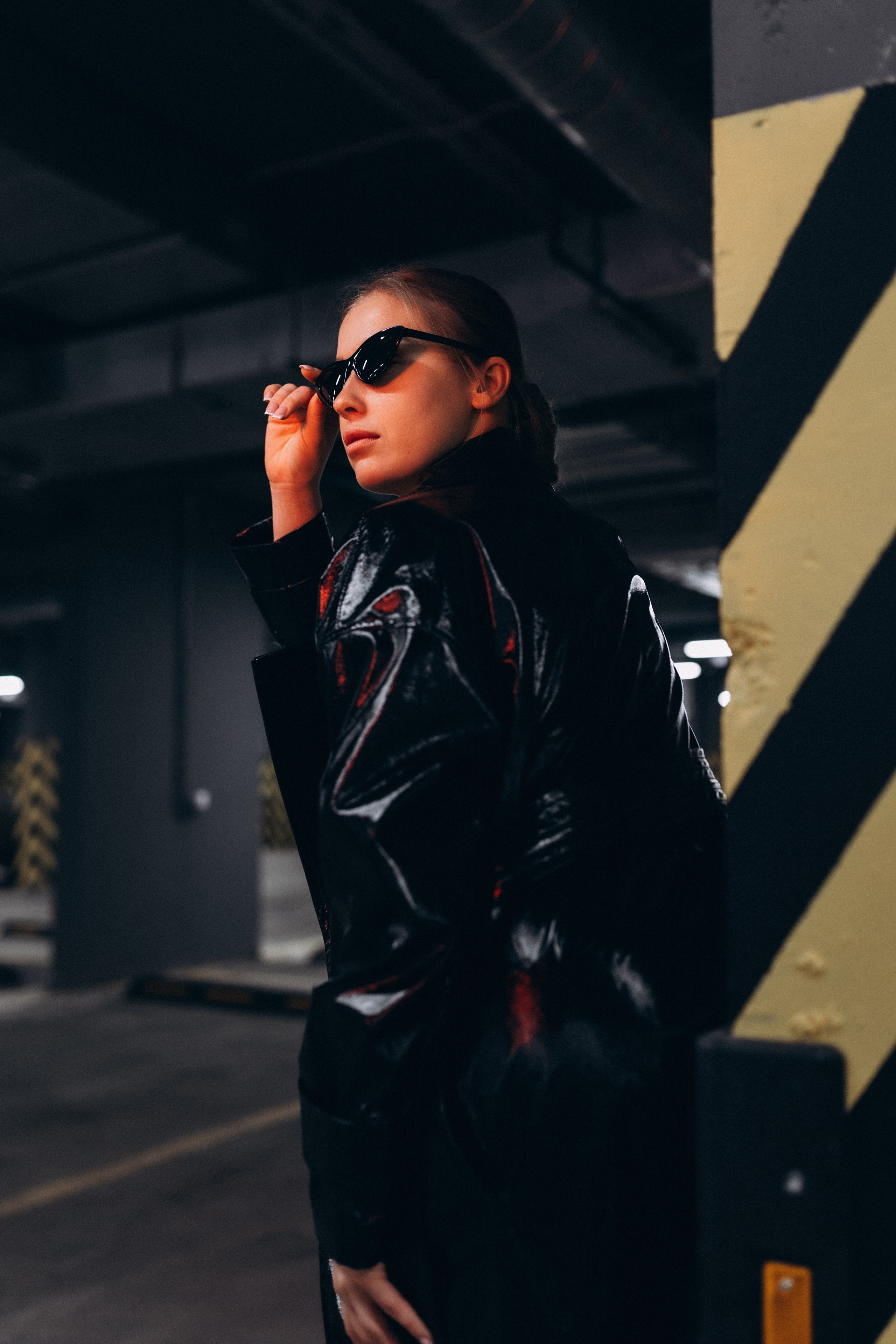 Наташа и парковка. Фотограф Артем Бросов в Санкт-Петербурге и Дубае