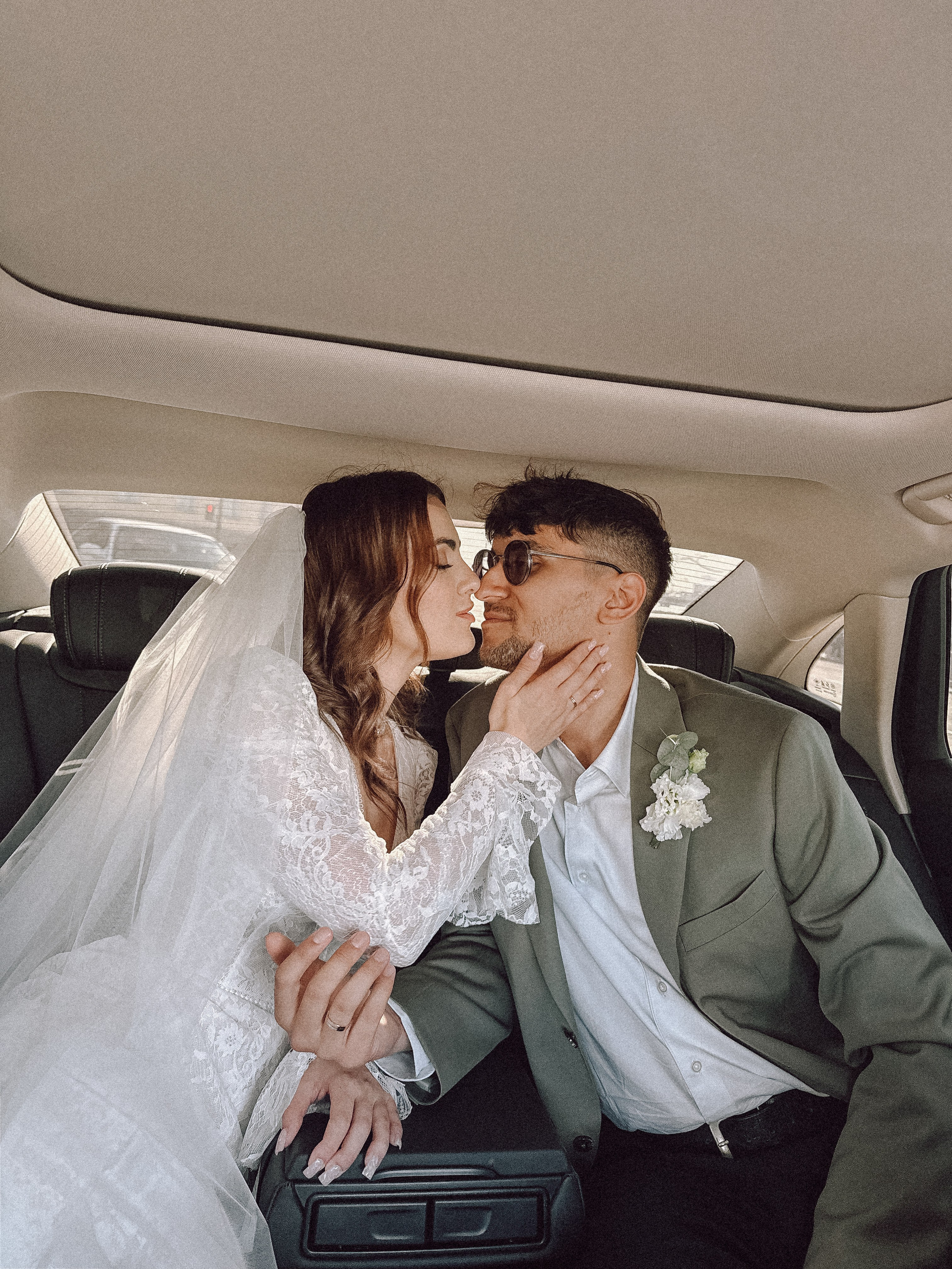 ФОТО НА ТЕЛЕФОН ВО ВРЕМЯ БРАКОСОЧЕТАНИЯ В ПЕРВОМ ДВОРЦЕ И ПРОГУЛКИ. Профессиональный фотограф, Санкт-Петербург — Виктория Богомолова