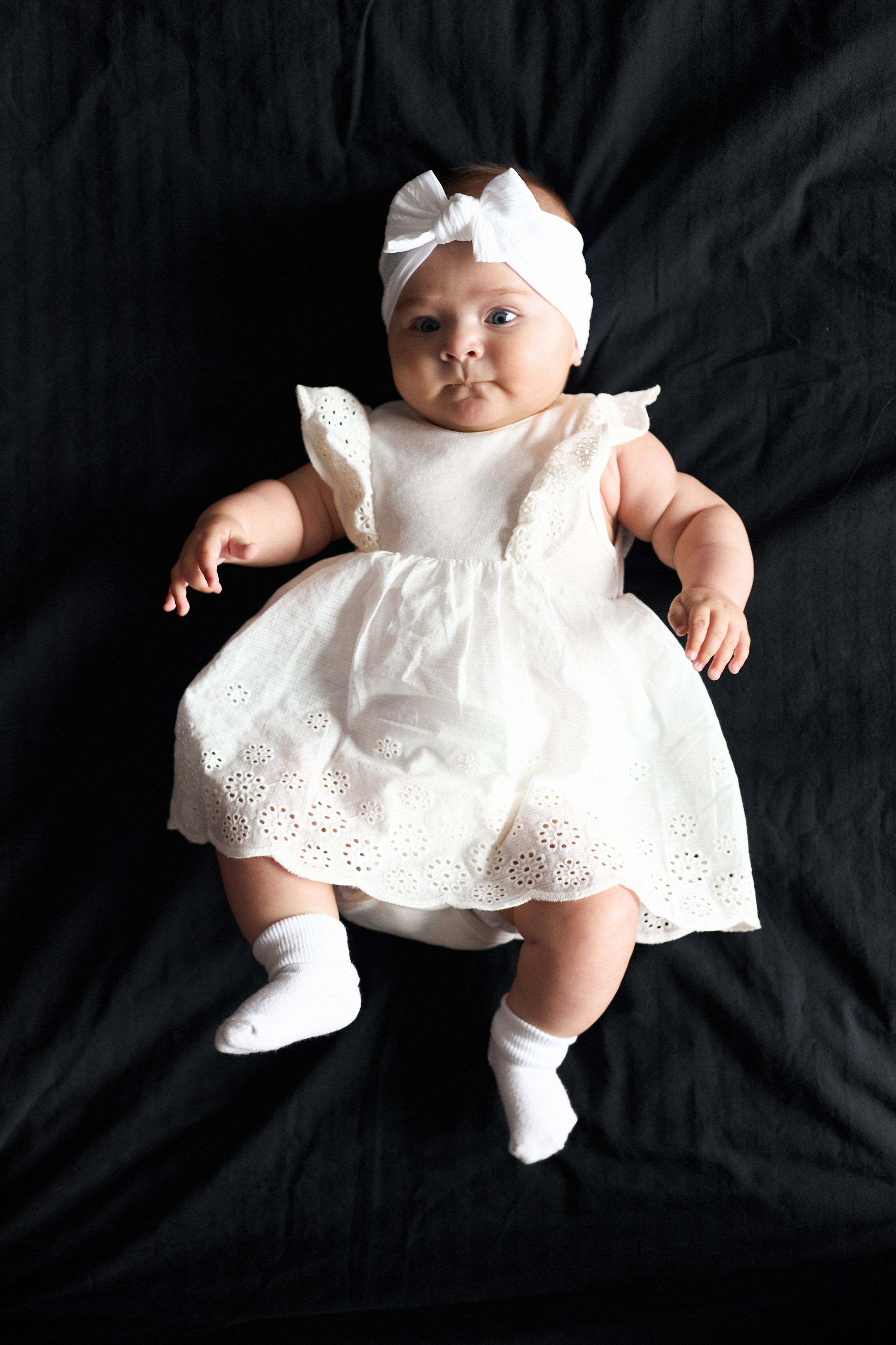 Семейная фотосессия Екатеринбург фотограф семейный фотосет в студии дома Екб заказать цена съемка детей родителей фотосъемка семьи Екб. Фотограф Екатеринбург Анастасия Жерновская | Маркетплейсы и нейрофото