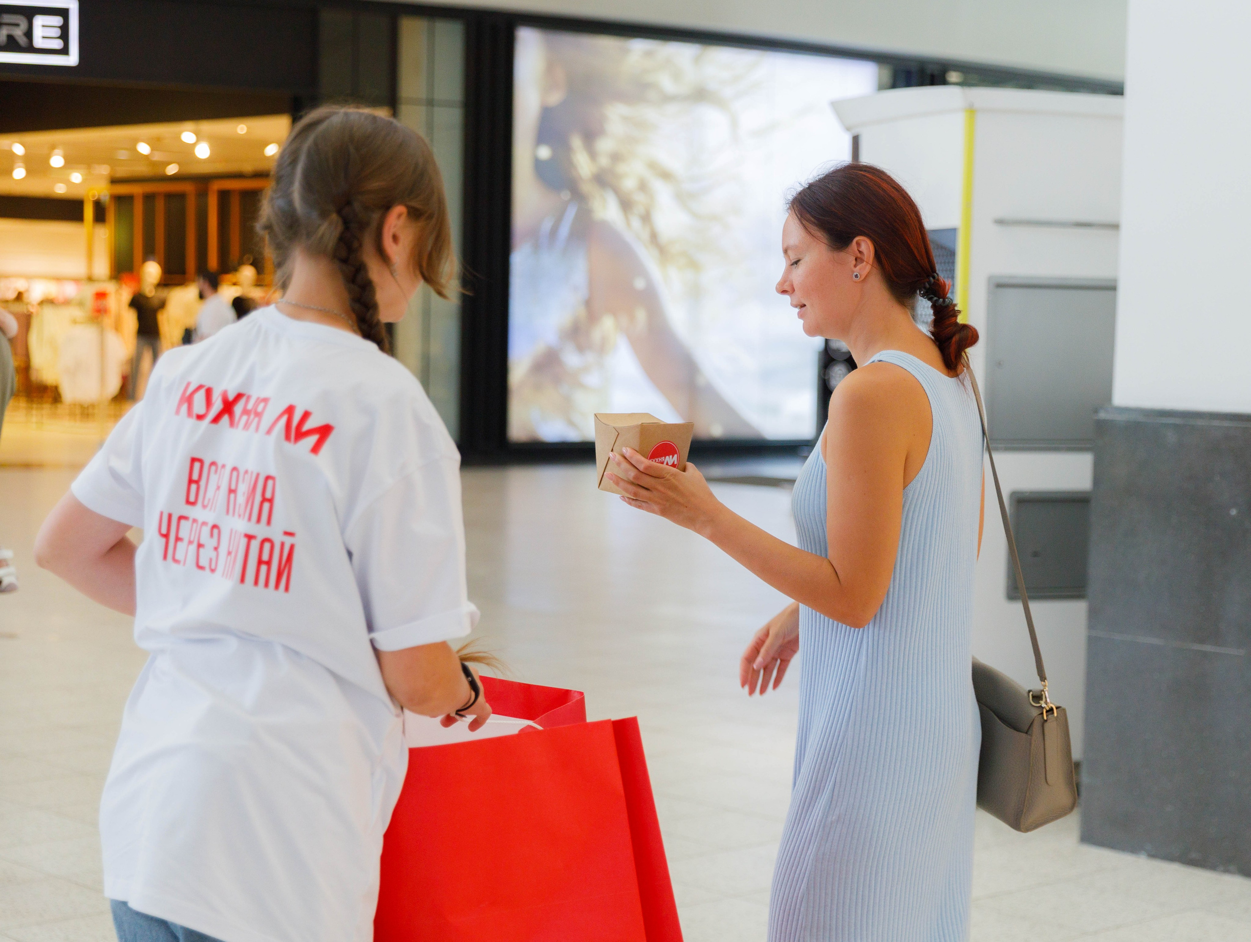Кухня Ли. Открытие. Репортажный фотограф в Новосибирске Алена Помазунова
