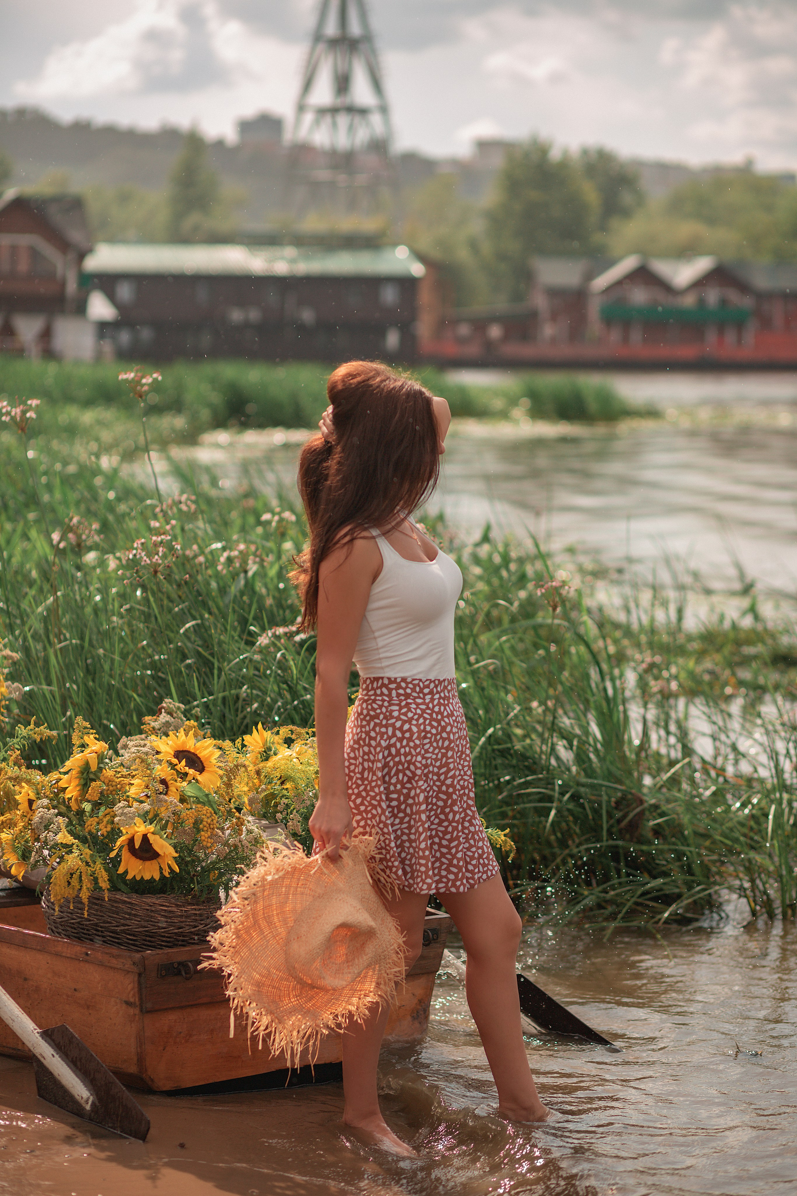 Лодка с подсолнухами. Фотограф Ольга Бобб Нижний Новгород