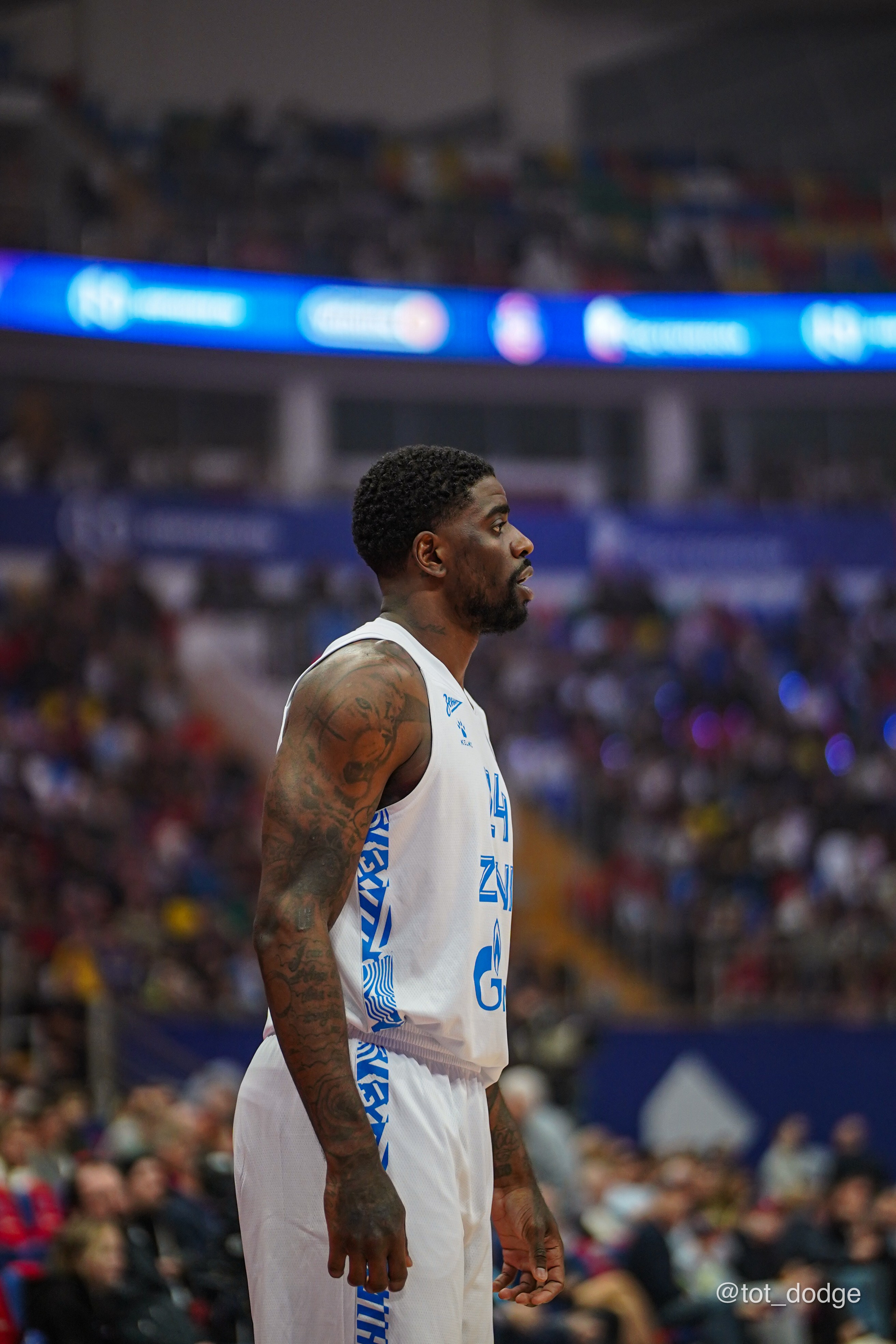 Баскетбол. ЦСКА-Зенит (13.10.24). Автомобильный фотограф Шакая Кирилл