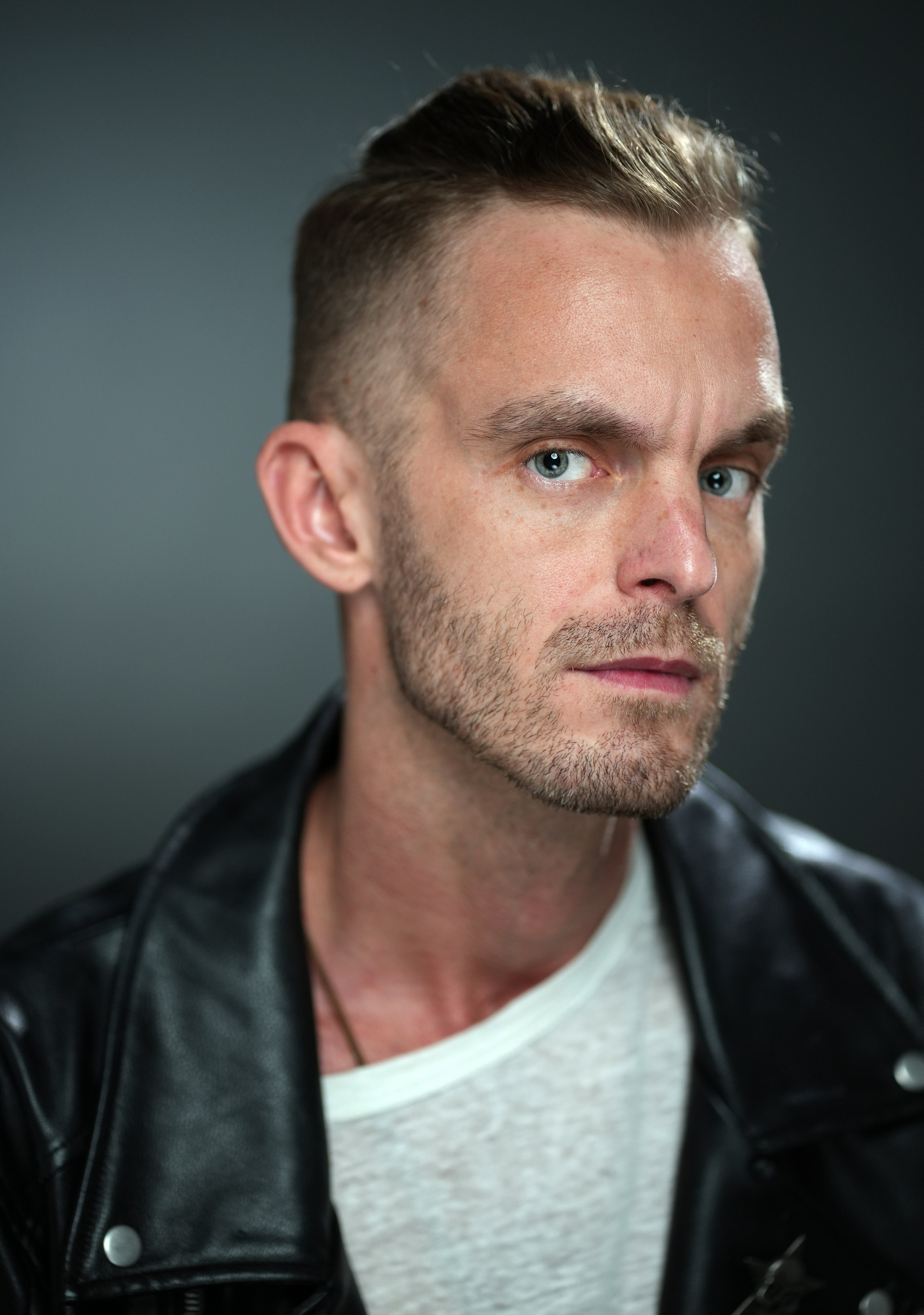 Актёр Сергей Урваев. Портретная съемка в Москве, студийный фотограф Игорь Фомин