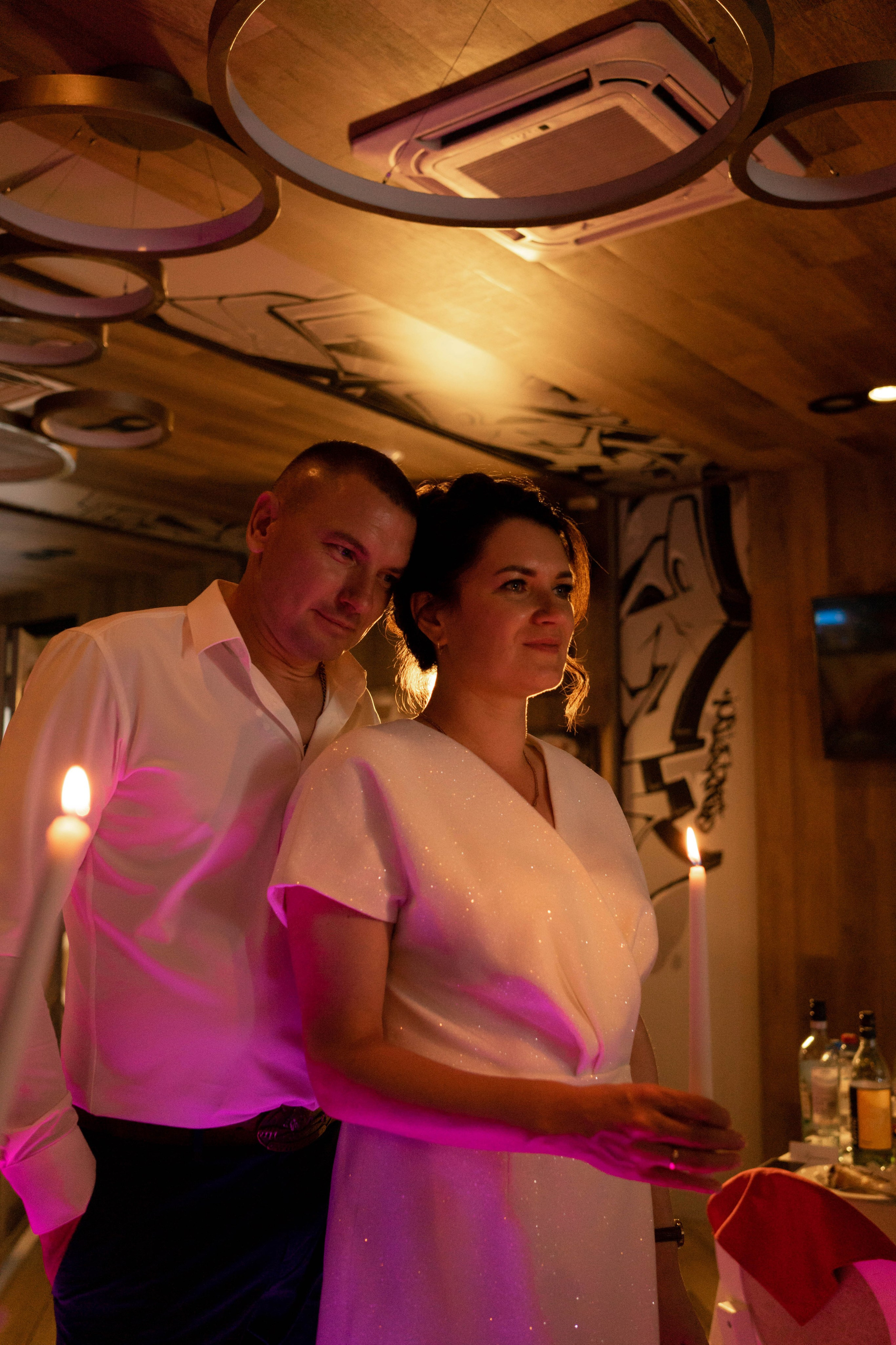 Яна и Никита: сборы в отеле, регистрация и банкет. Фотограф в Иркутске