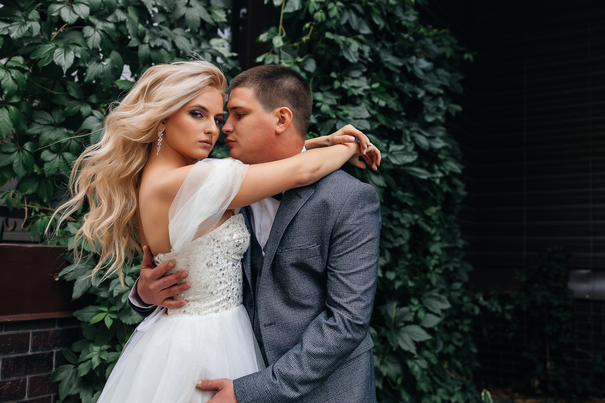 Стильная фотосессия пары в интерьерах ресторана. Олег Сверчков | Свадебный фотограф Вологда