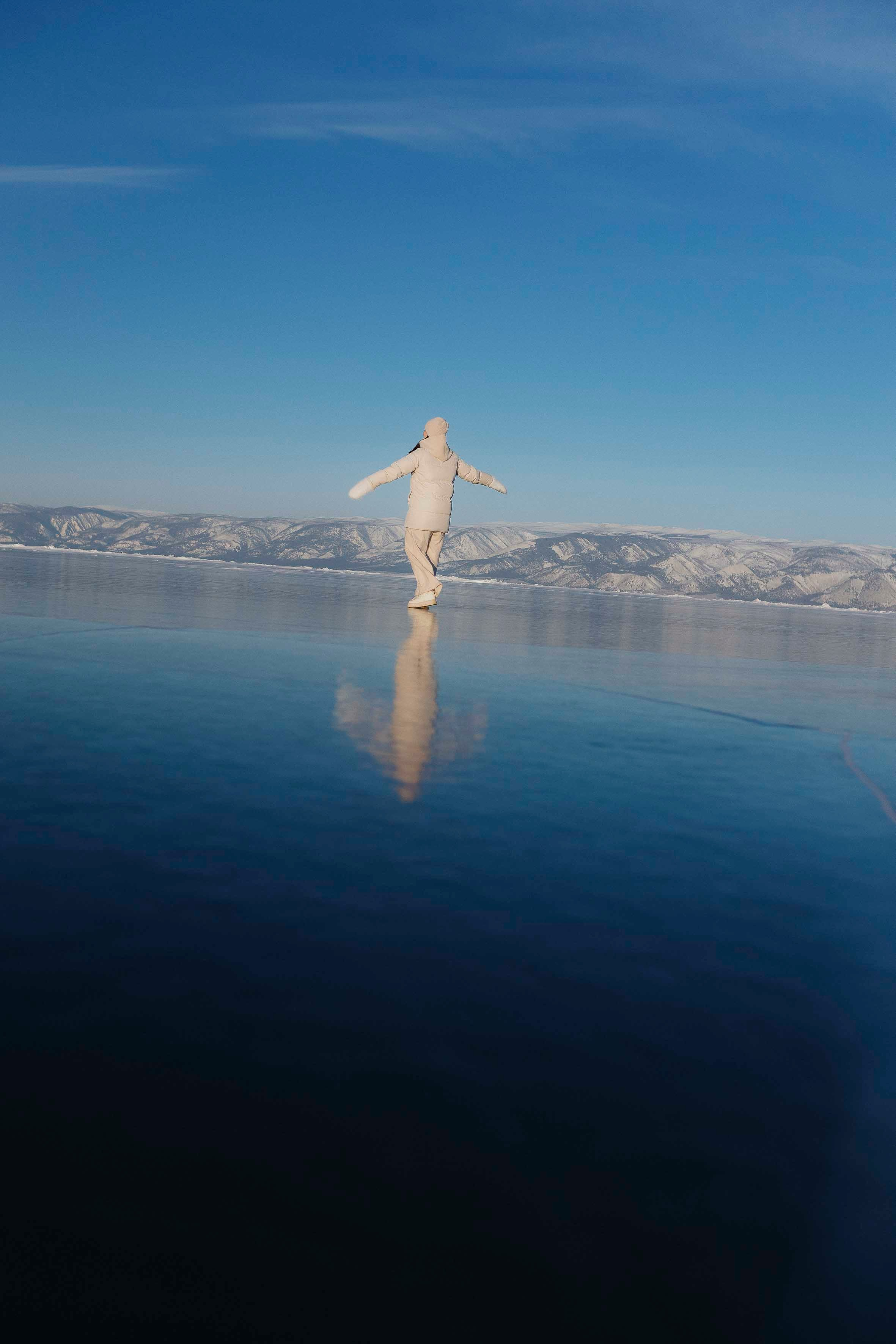 Ледяное зеркало. Фотограф Ольхон, Регина