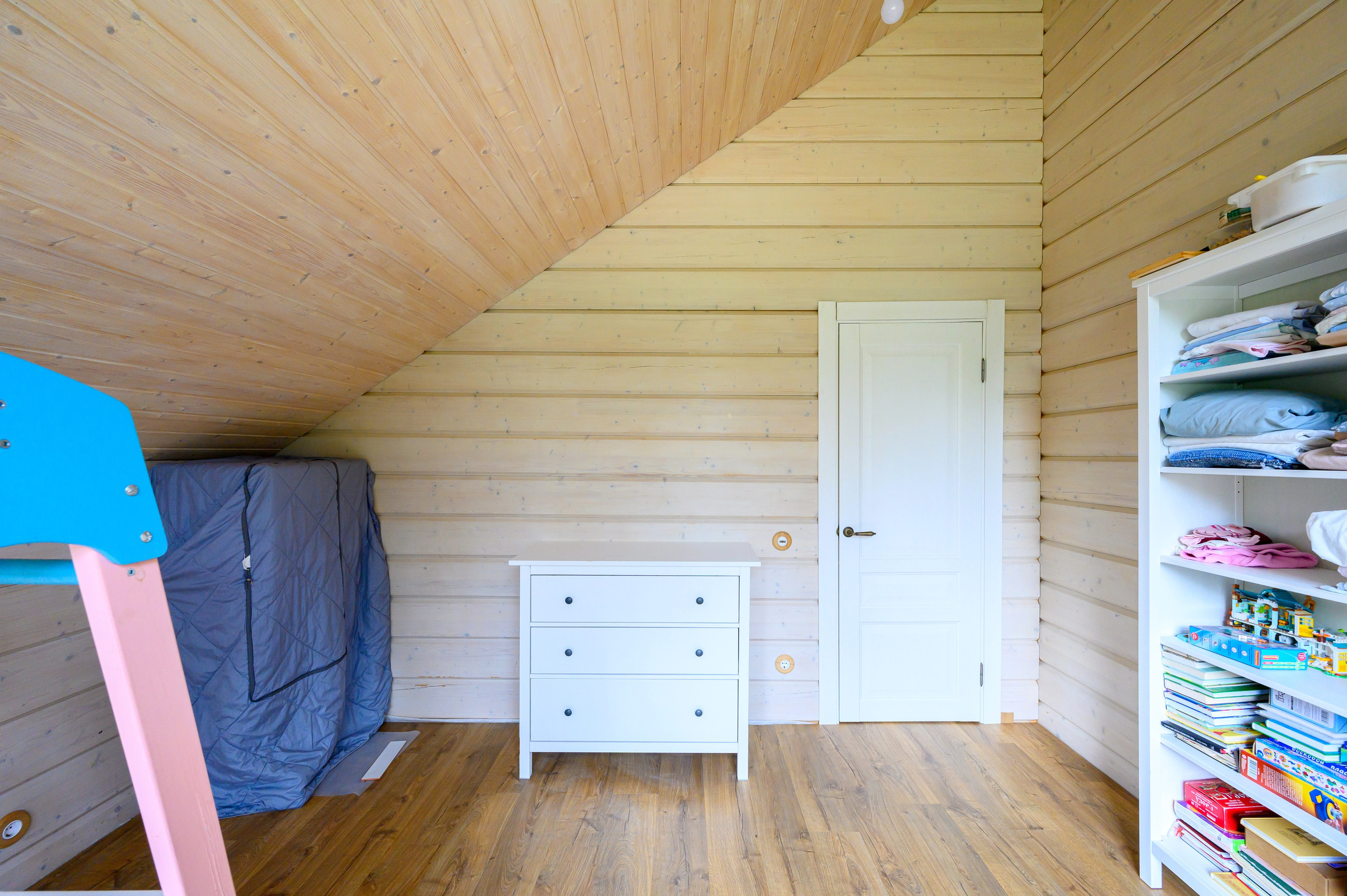 Дом на продажу в Ленинградской области. Интерьерный фотограф. Фото- видеосъемка недвижимости Санкт-Петербург