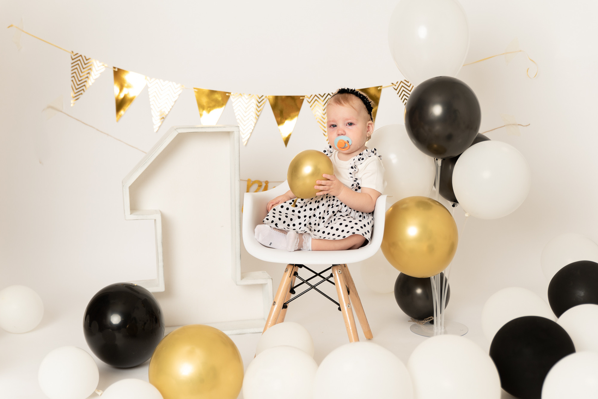 Фотосессия первого дня рождения. Фотограф новорожденных в Нижневартовске Лара Курдюкова