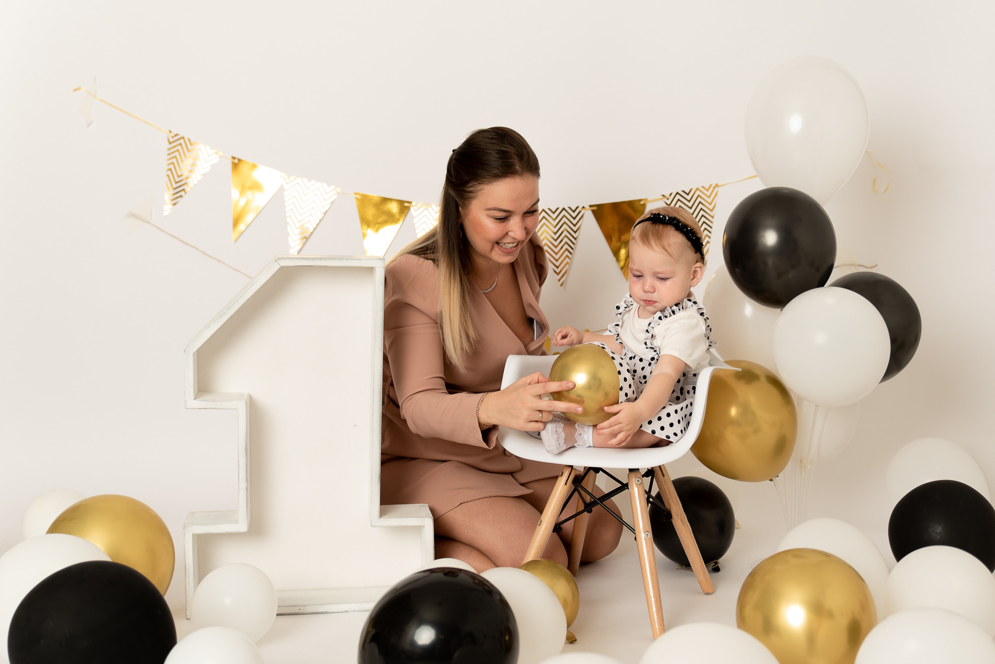 Первый День рождения. Фотограф новорожденных в Нижневартовске Лара Курдюкова