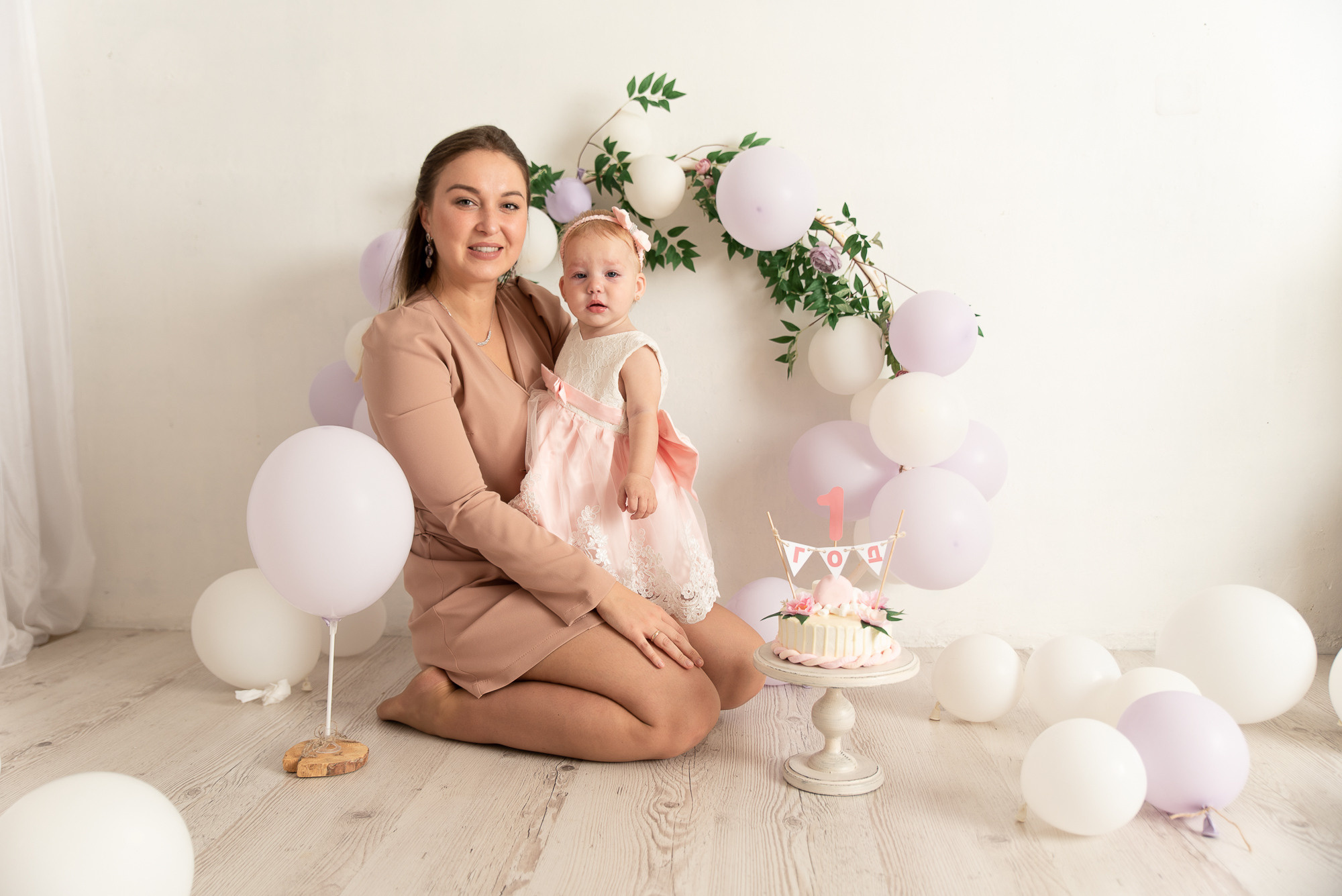 Фотосессия первого дня рождения. Фотограф новорожденных в Нижневартовске Лара Курдюкова