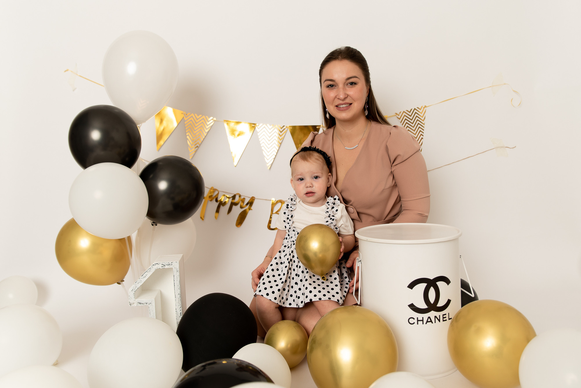 Фотосессия первого дня рождения. Фотограф новорожденных в Нижневартовске Лара Курдюкова