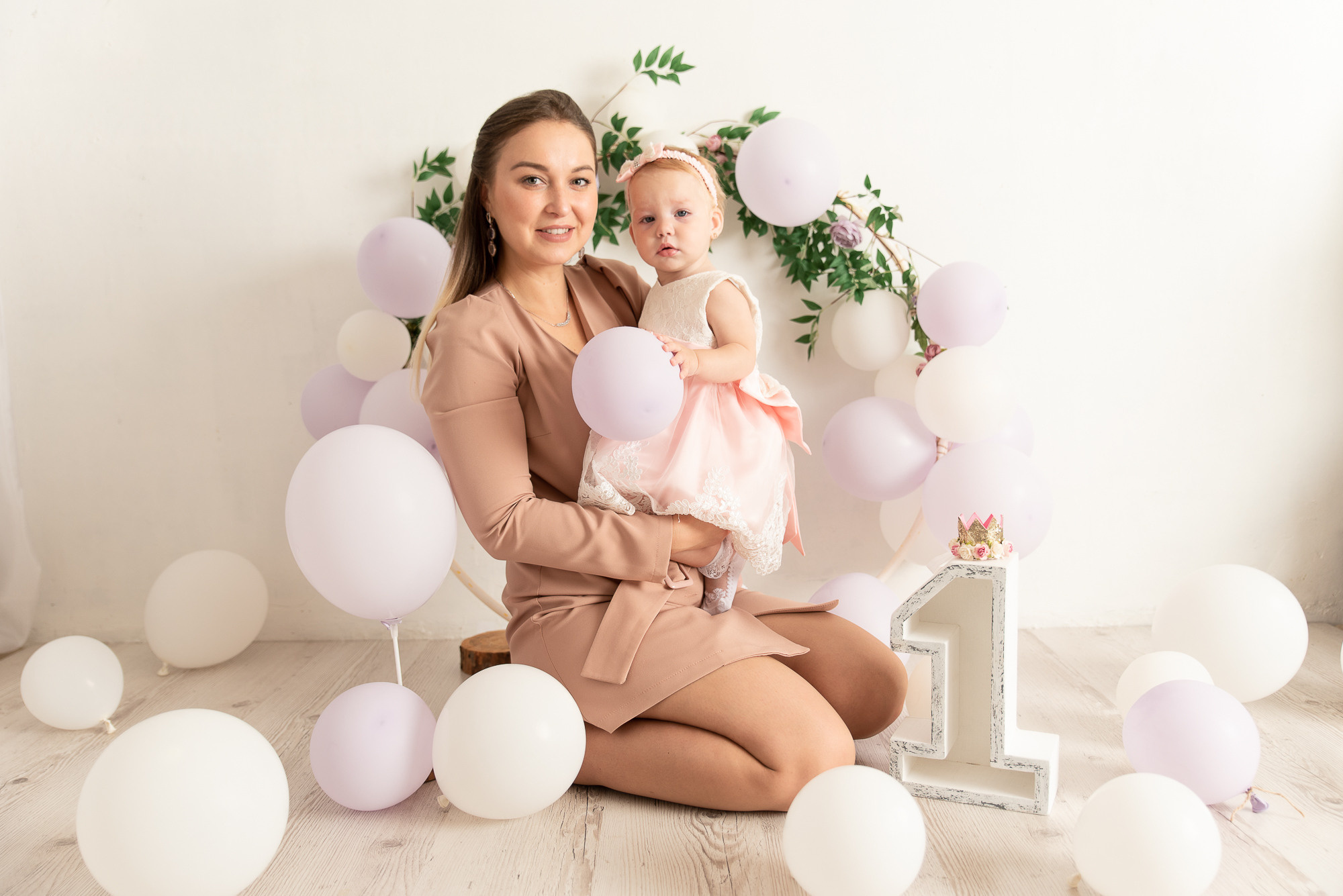Фотосессия первого дня рождения. Фотограф новорожденных в Нижневартовске Лара Курдюкова