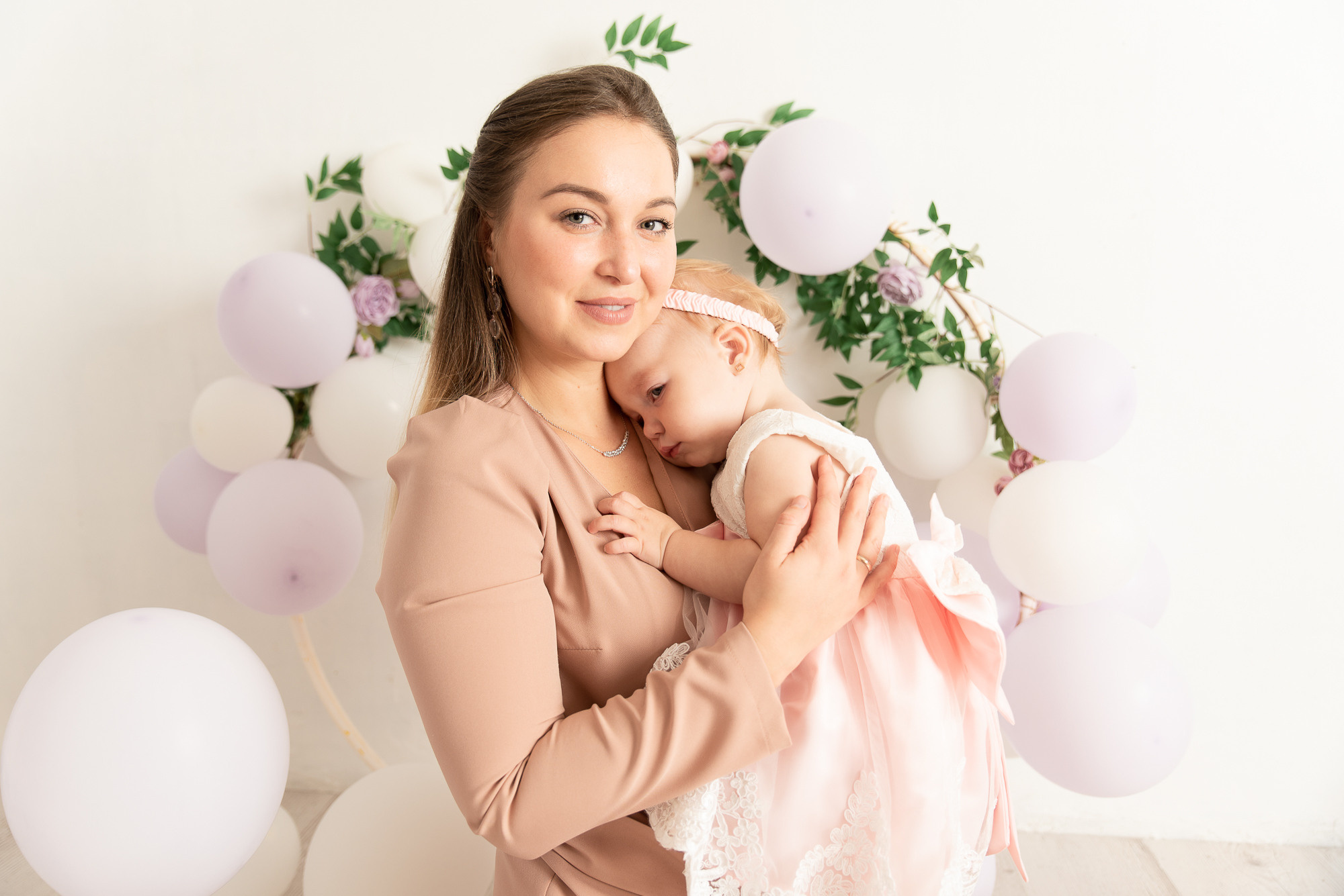 Фотосессия первого дня рождения. Фотограф новорожденных в Нижневартовске Лара Курдюкова