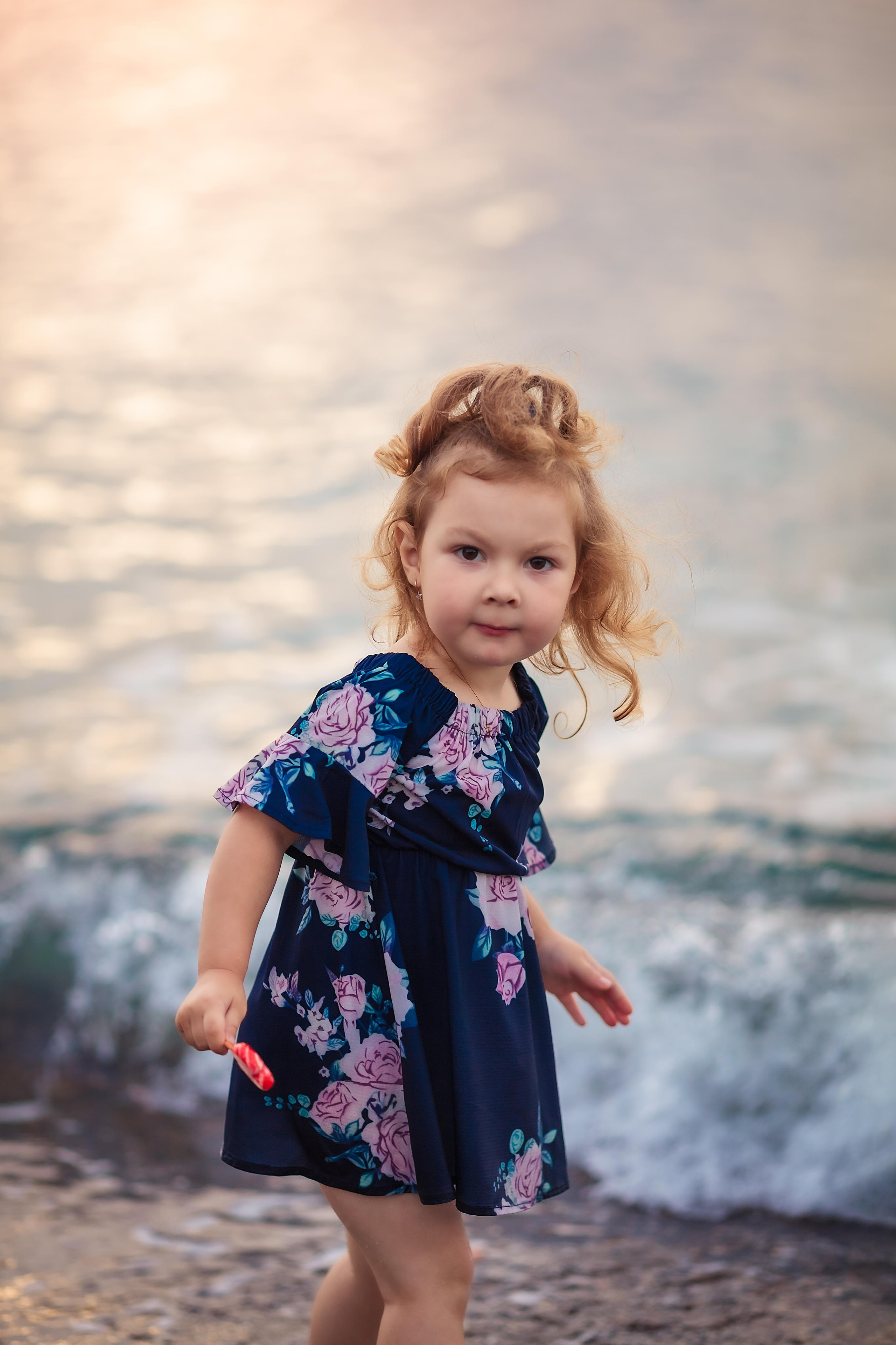 Александр, Валерия, Соня и Белла. Семейная прогулка на закате. Детский, семейный фотограф в Южно-Сахалинске, Невельске и Холмске