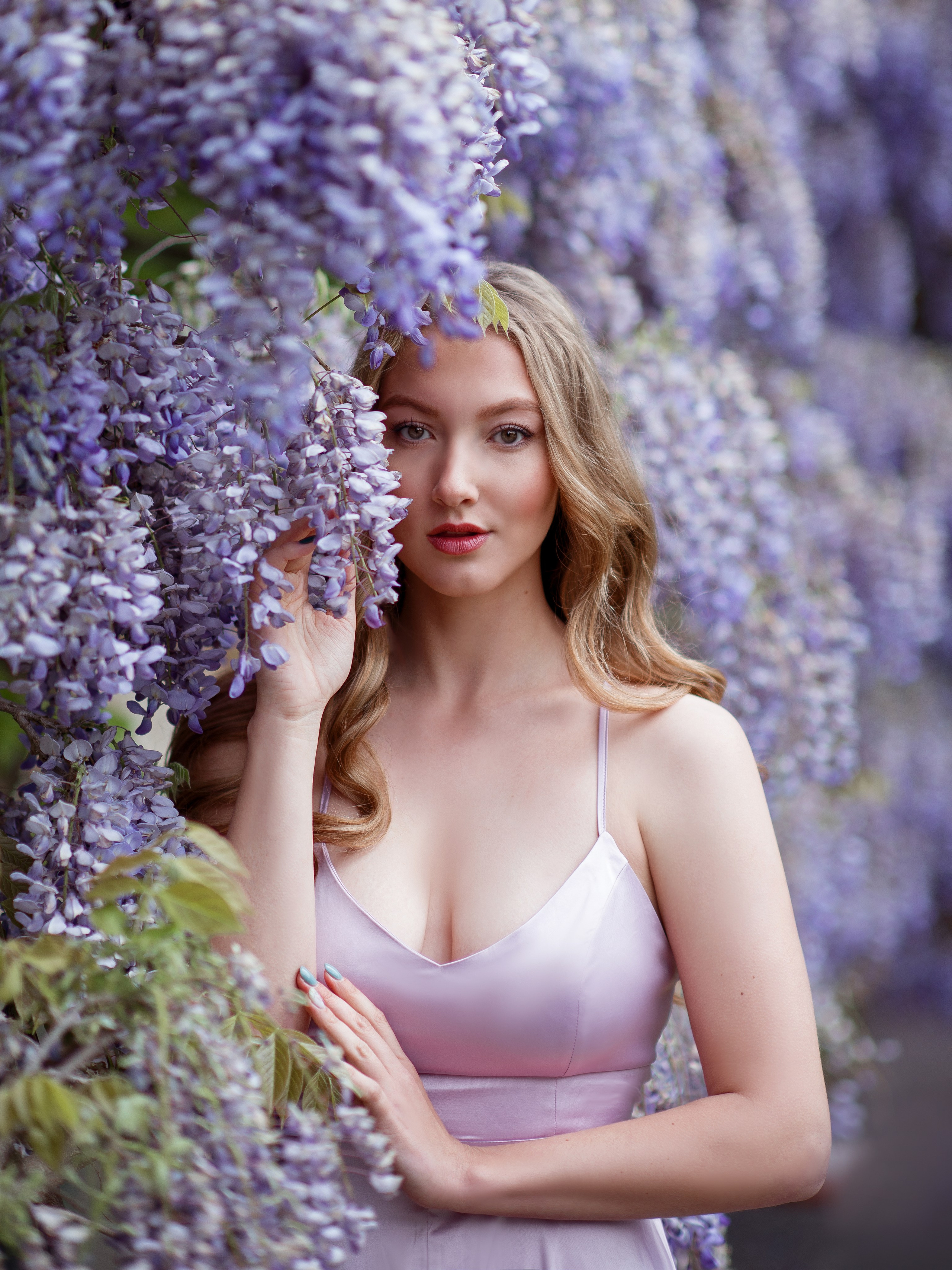 Фотосессия в Симеизе в цветущей глицинии