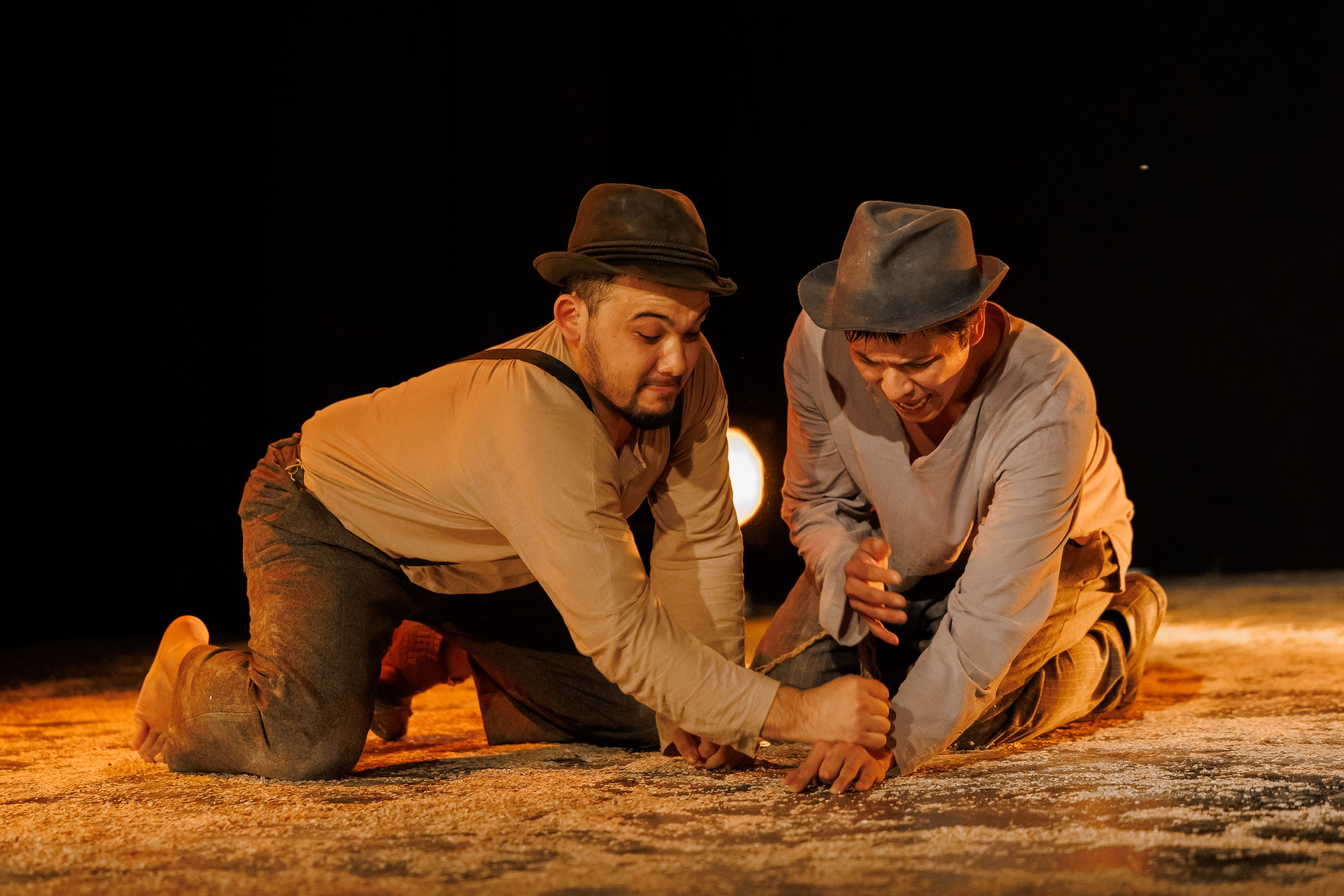 Спектакль «В ожидании Годо» от театра Д. Лица в СПб. Фотограф в Санкт-Петербурге — Сергей Петров