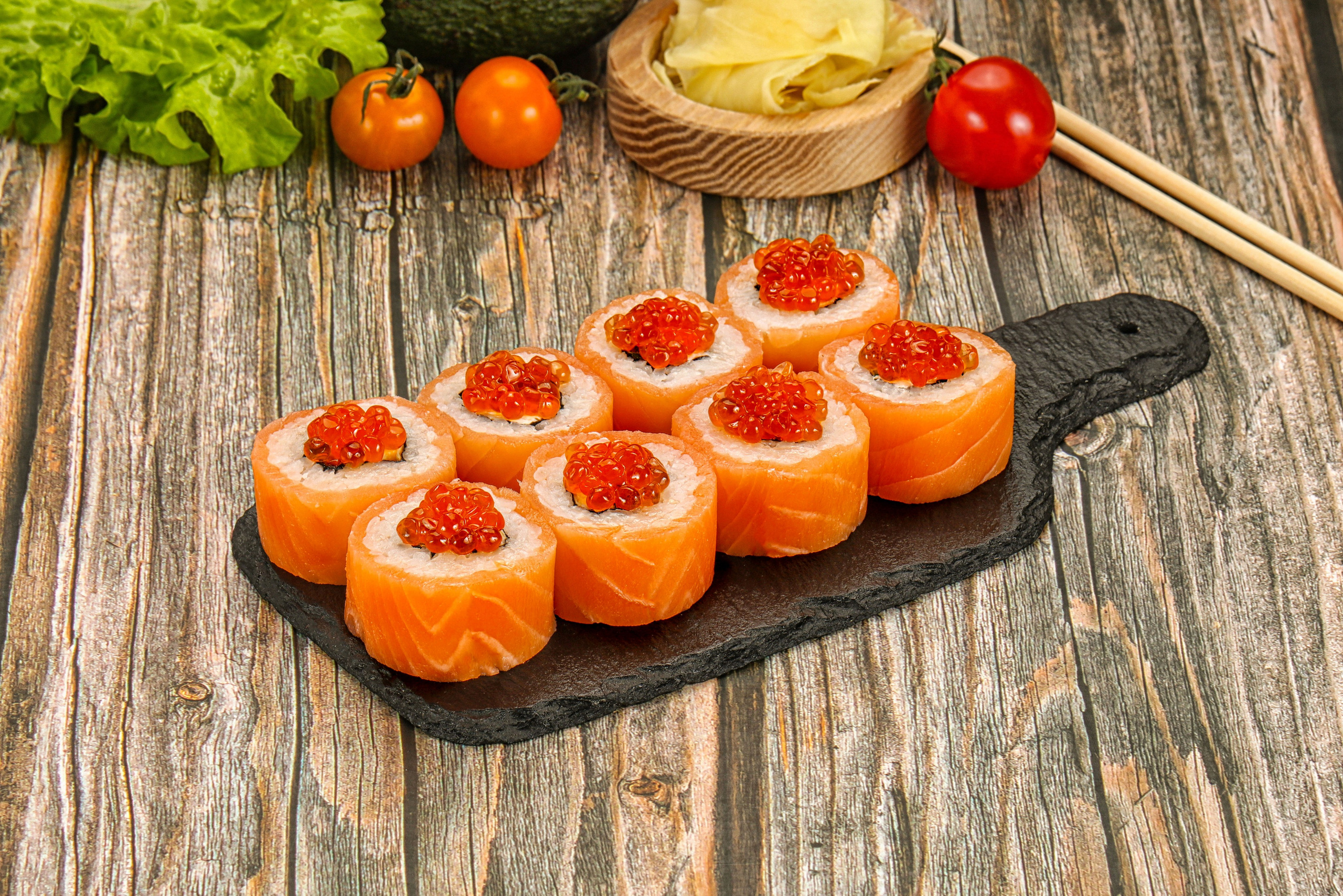 Фотосъемка суши и роллов. Заказ по тел.: +7 (906) 006-90-22. Фуд-фотограф Андрей Старостин — съемка еды в Москве. 9000 руб. в час