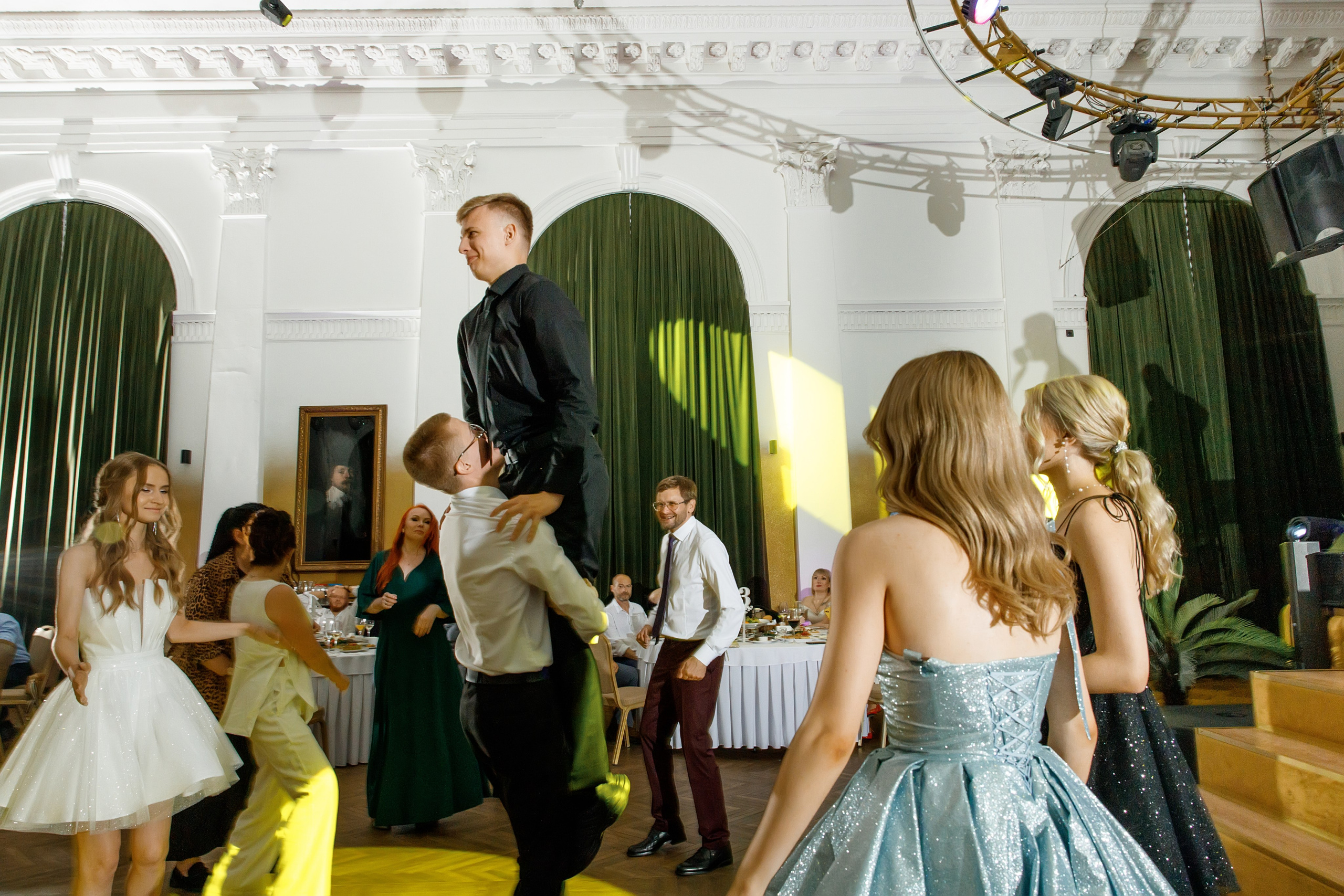 Выпускной, 11А. Татьяна Мирзоян