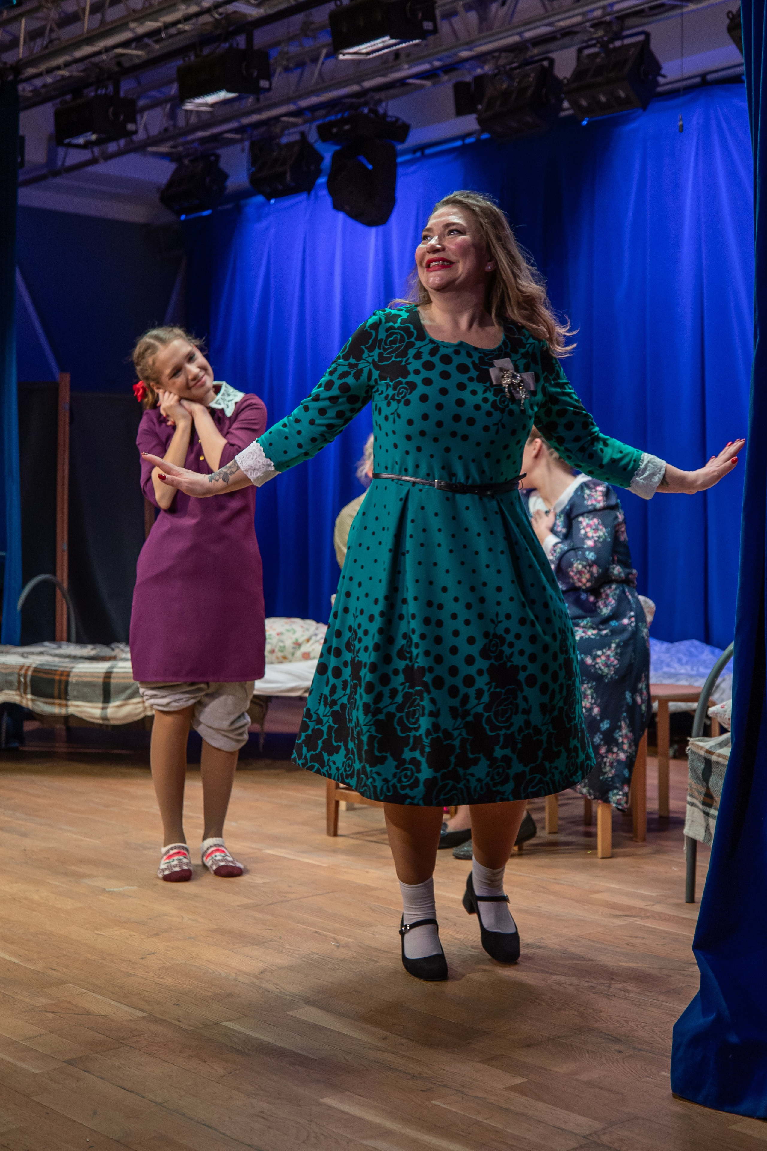 «Девчата», спектакль театральной студии «Дом». Фотограф Сергей Ловкий