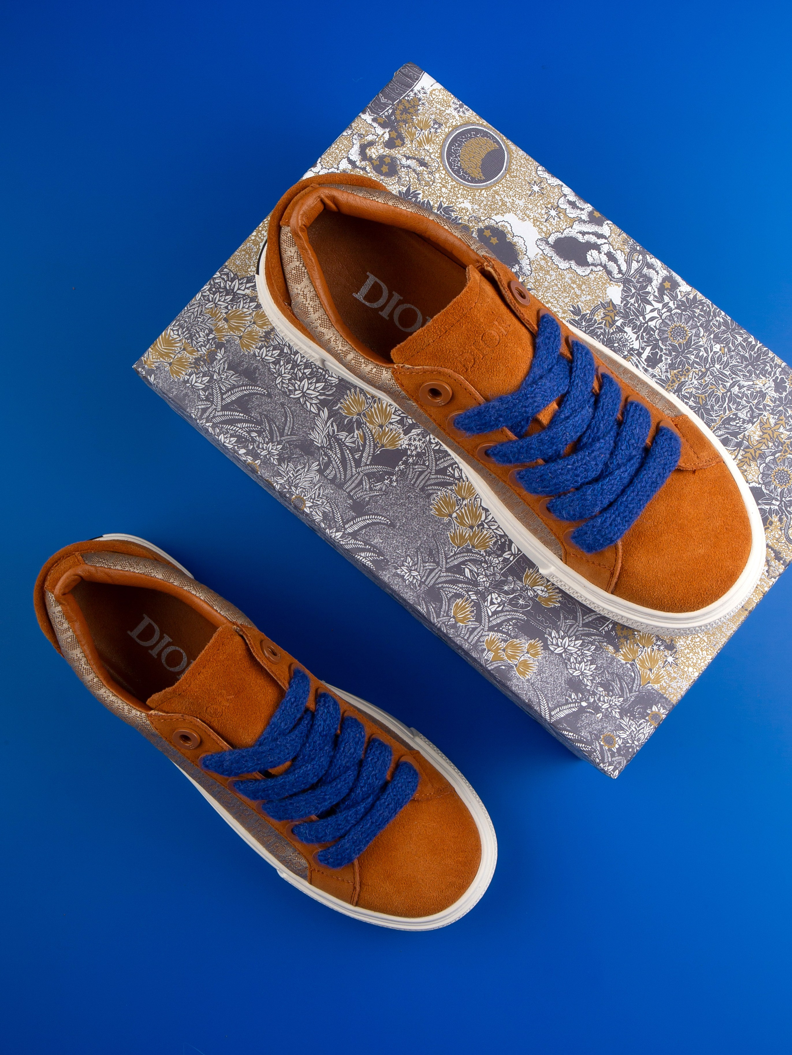 Обувь на цветных фонах. Фотограф Мария Кольцова