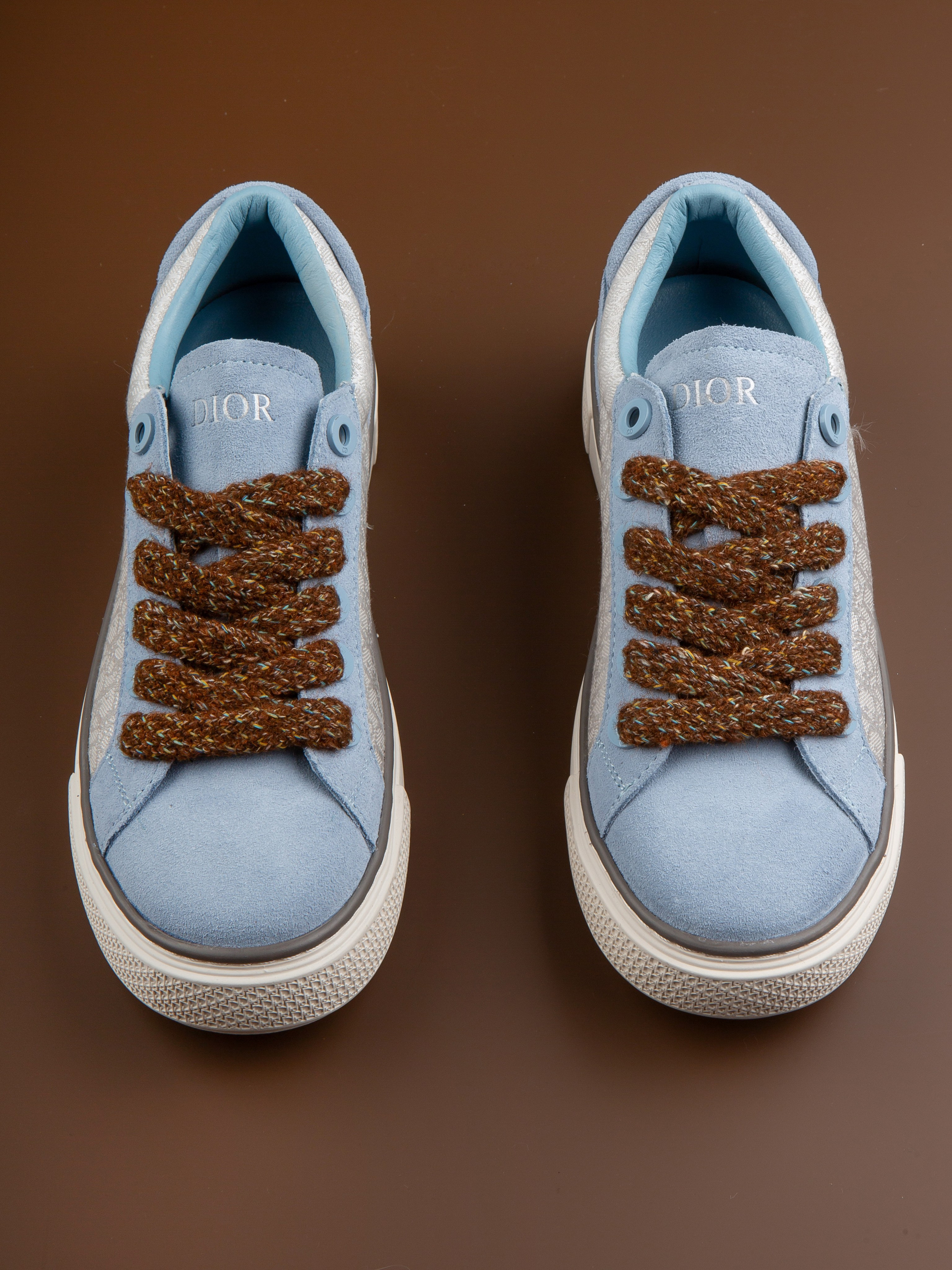 Обувь на цветных фонах. Фотограф Мария Кольцова