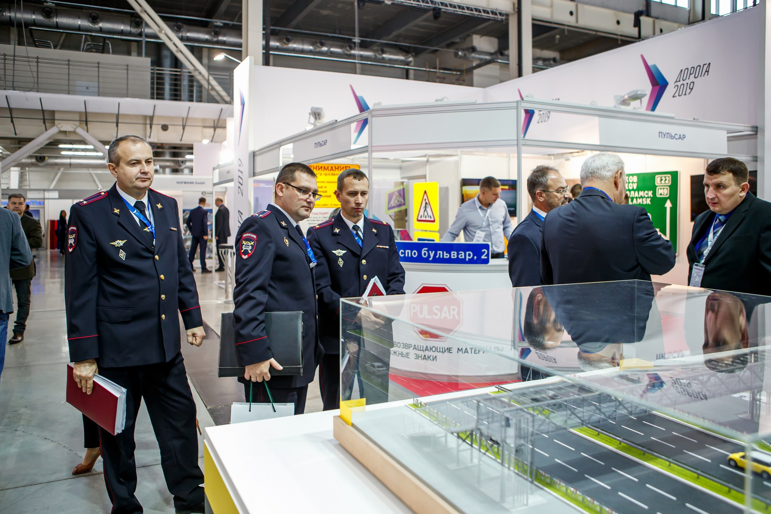 Фотосъёмка работы стенда для Предприятия ПИК. Фотограф на выставку в Москве