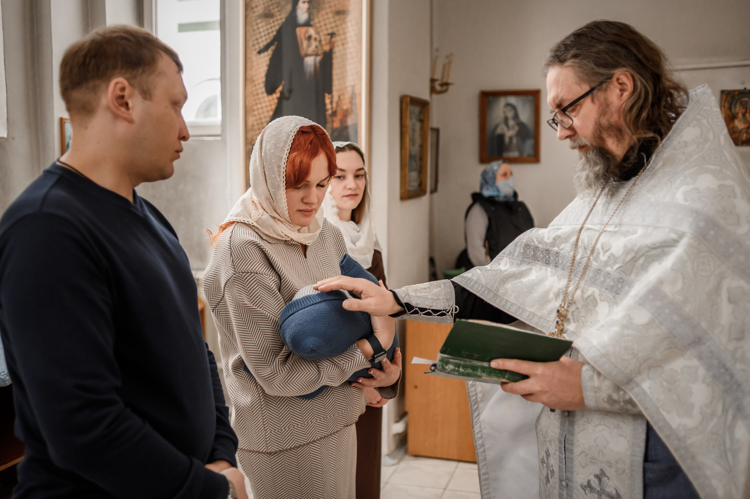 Фотограф на крещение в Рязани Валя Лялина. Фотограф новорождённых в Рязани, фотосъемка выписки из роддома, крещен