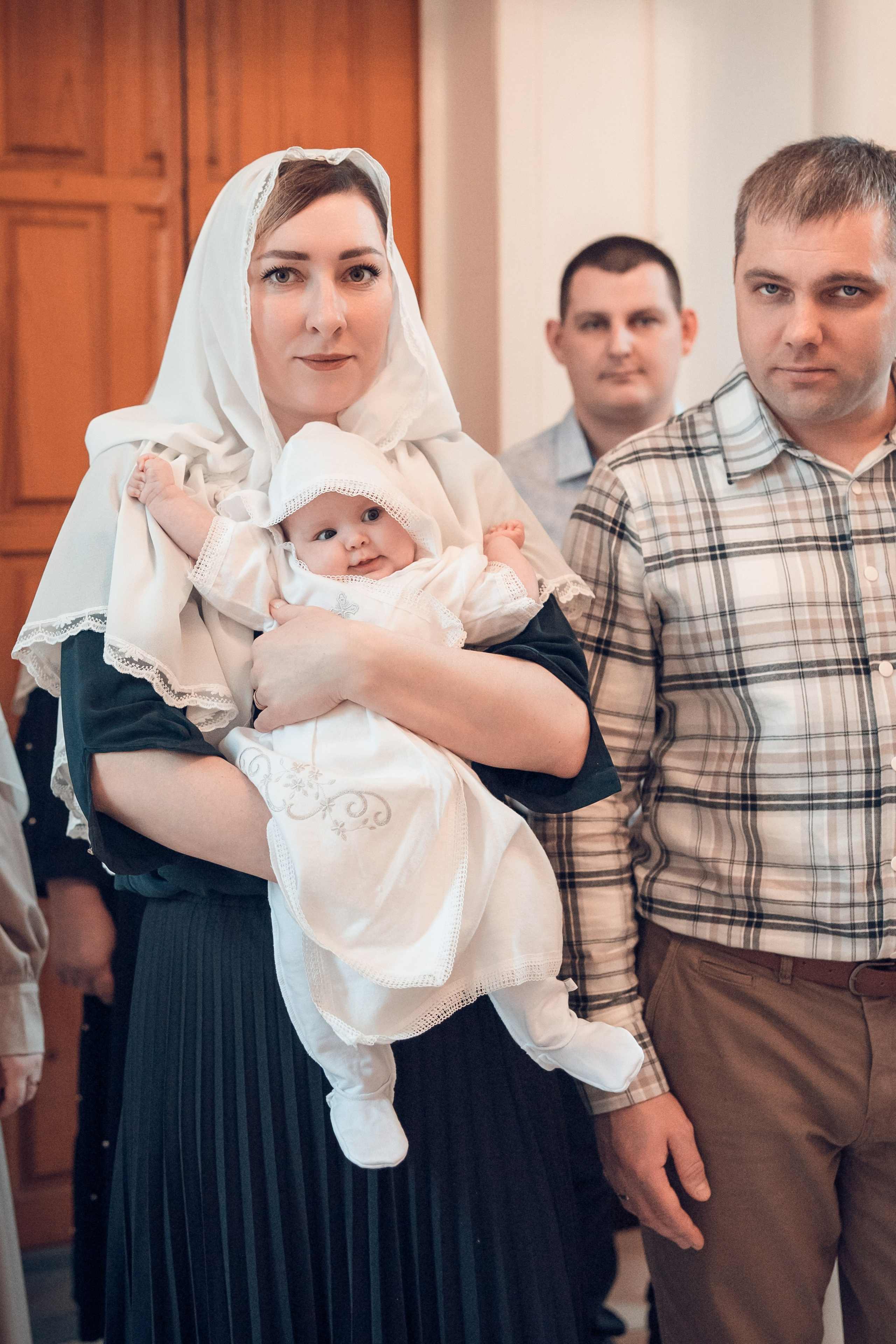 Таинство Крещения Виктории. Церковь Казанской иконы Божией Матери в Вышетравино. Семейный фотограф в Рязани и Рязанской области