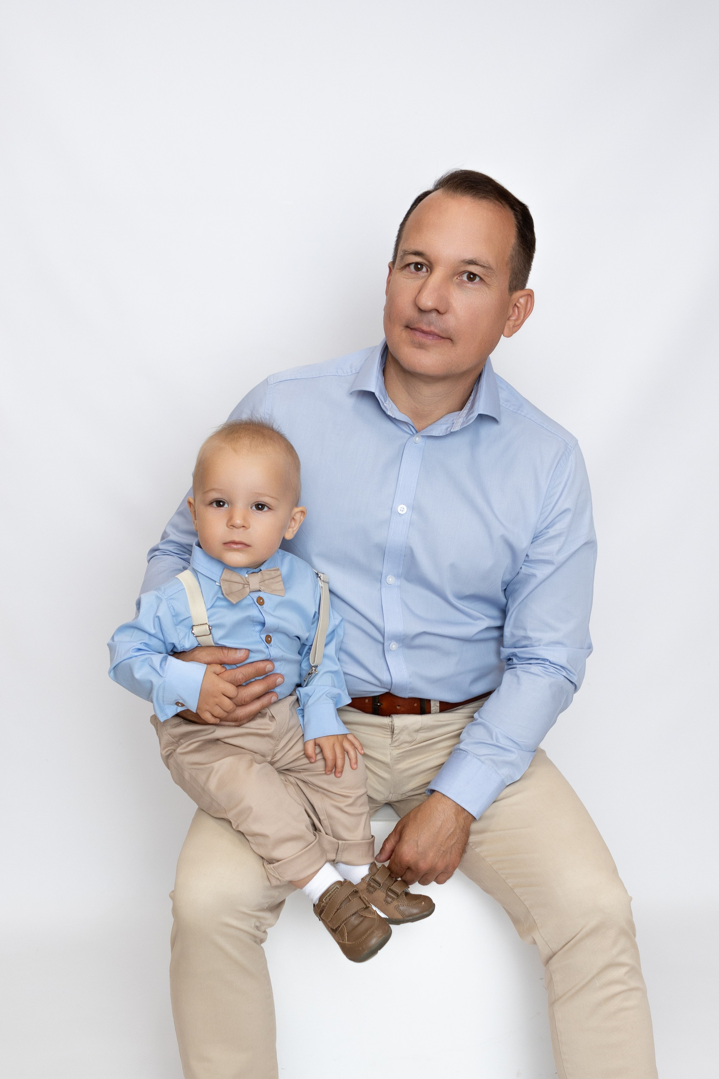 Фото с родителями на однотонных фонах. Фотограф новорожденных. Детский и семейный фотограф Марьяна Юдина