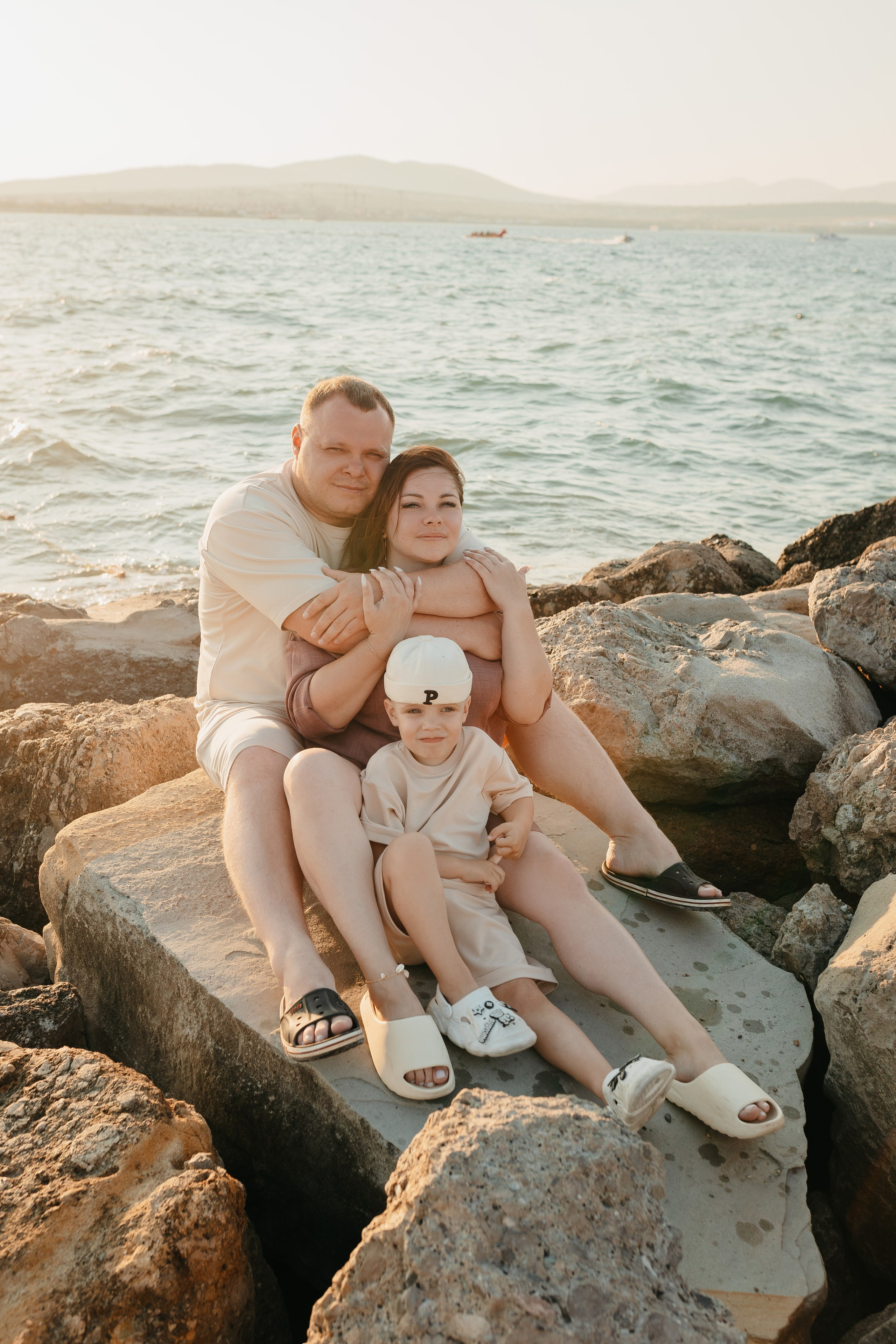 Виктория, Андрей и Даниил. Фотограф в Геленджике, Архипо-Осиповке, Абрау-Дюрсо, Кринице Виктория