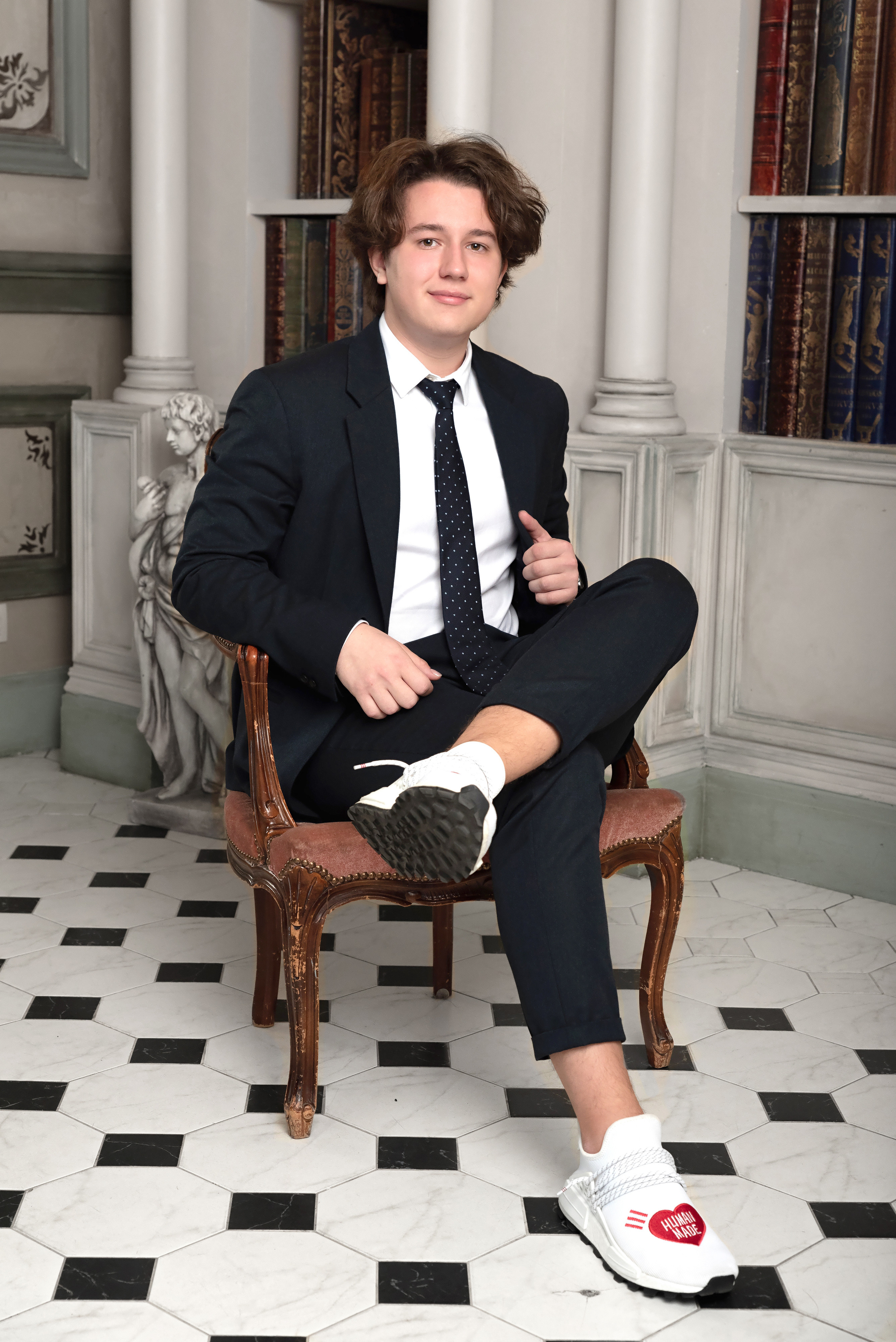 11 альфа. Выпускные альбомы для детских садов и школ