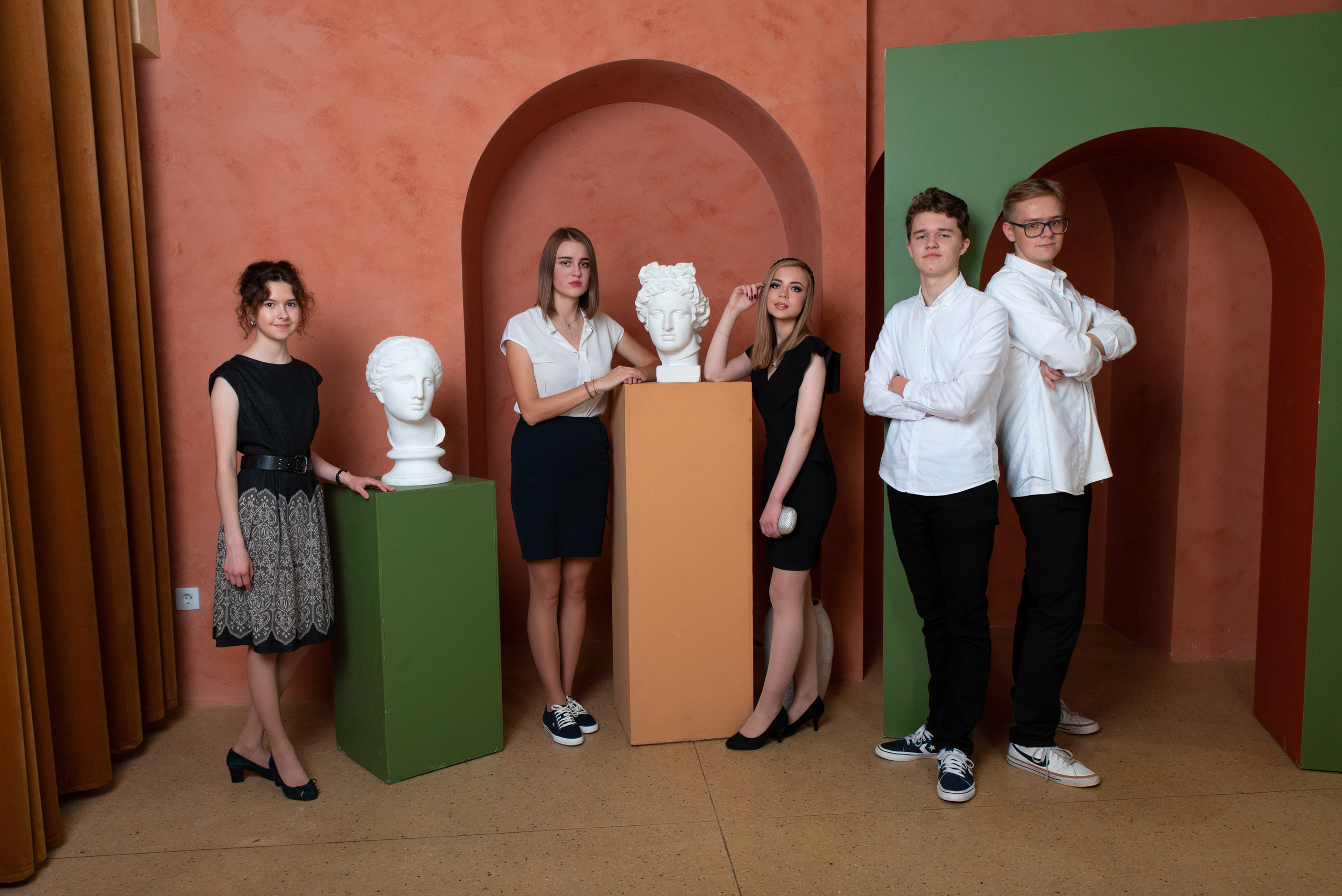 11 альфа. Выпускные альбомы для детских садов и школ