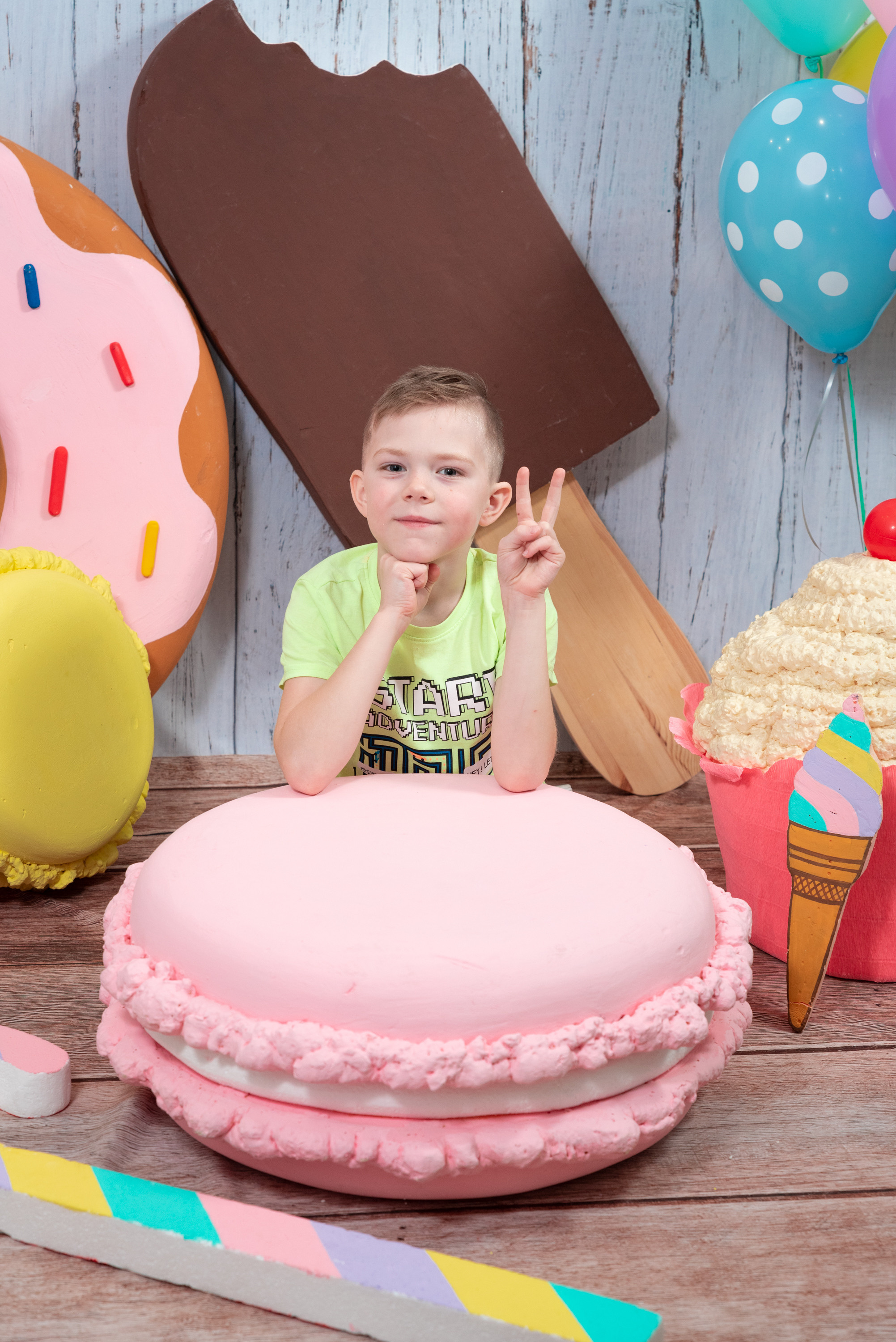 Выездная фотосессия ГИГАНСТКИЕ СЛАДОСТИ. Выпускные альбомы для детских садов и школ