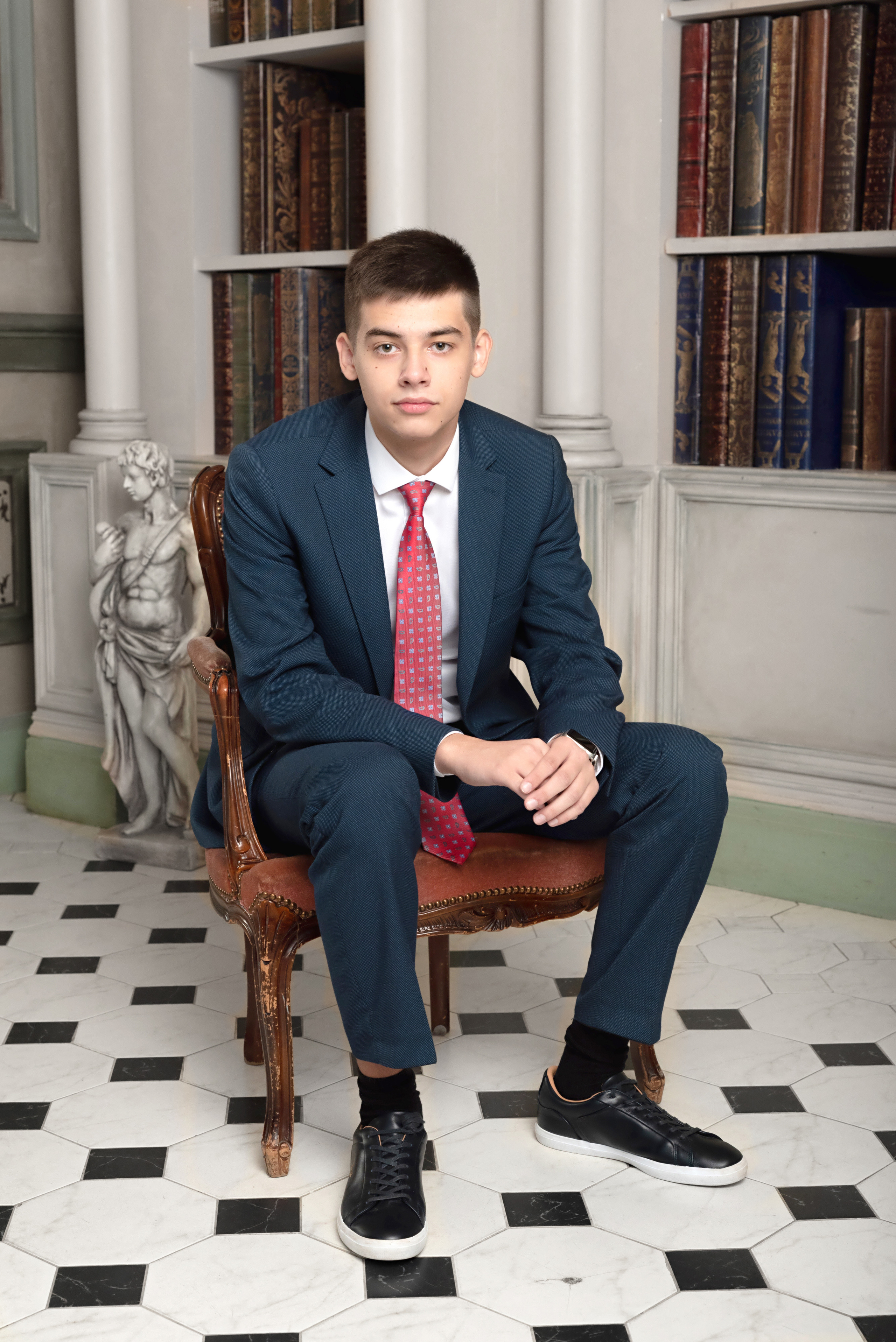 11 альфа. Выпускные альбомы для детских садов и школ