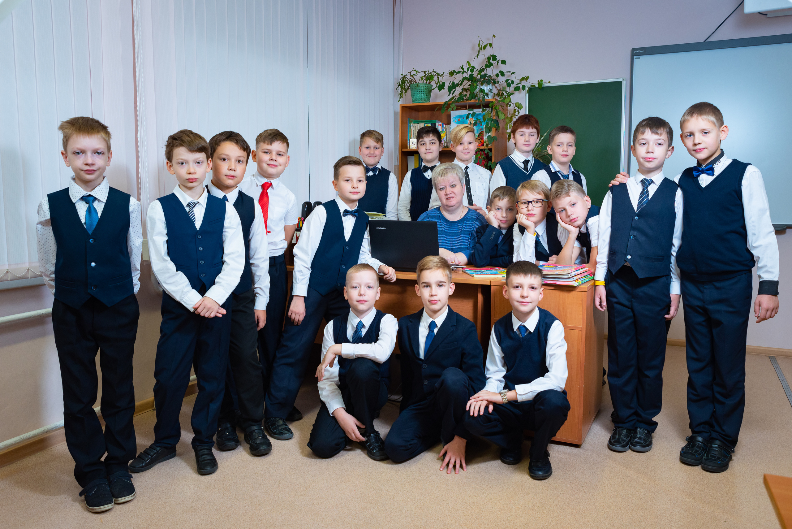 4 класс фотосессия в школе. Выпускные альбомы для детских садов и школ