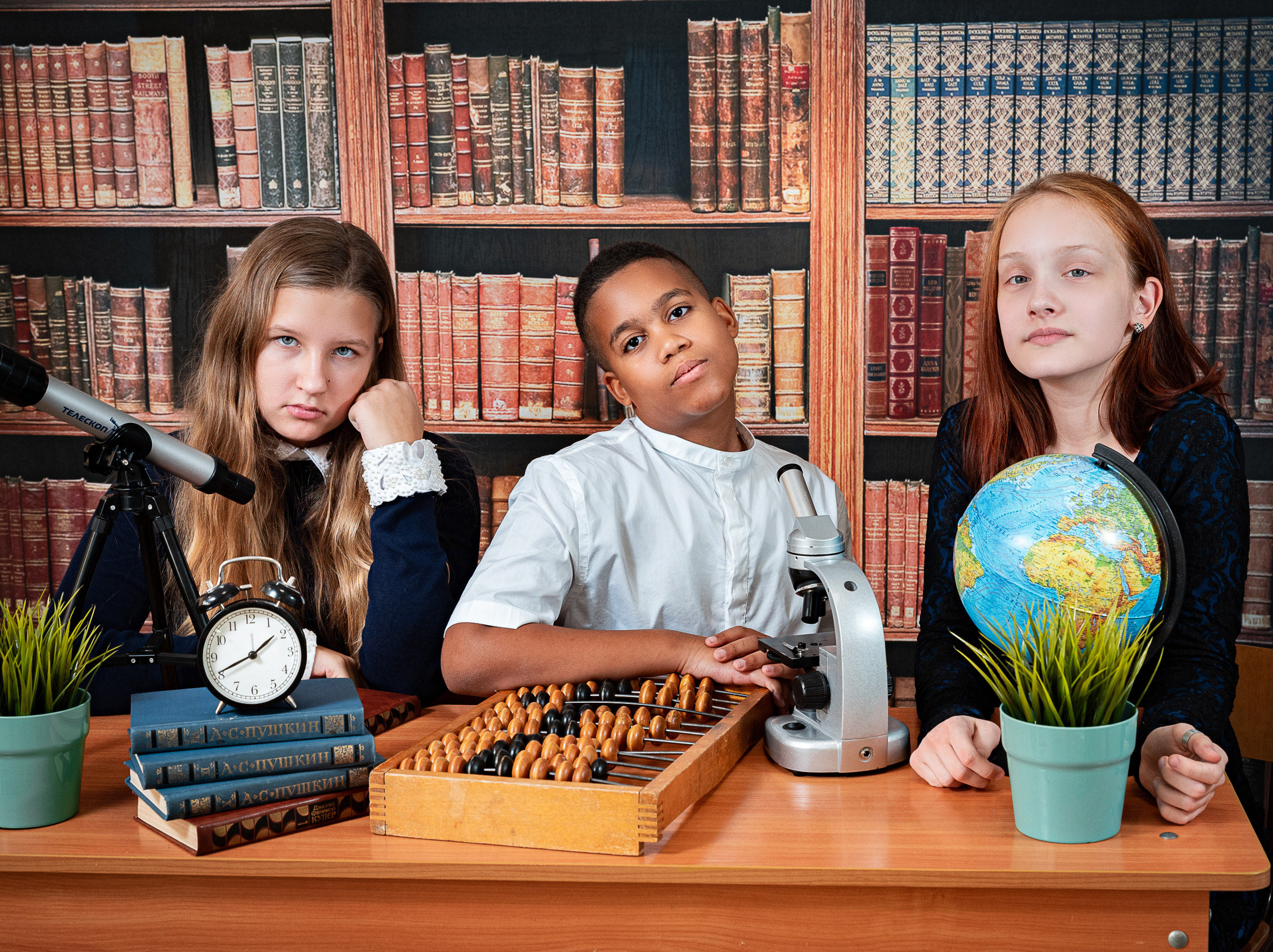 Выездная фотосессия 6 класс Библиотека. Выпускные альбомы для детских садов и школ