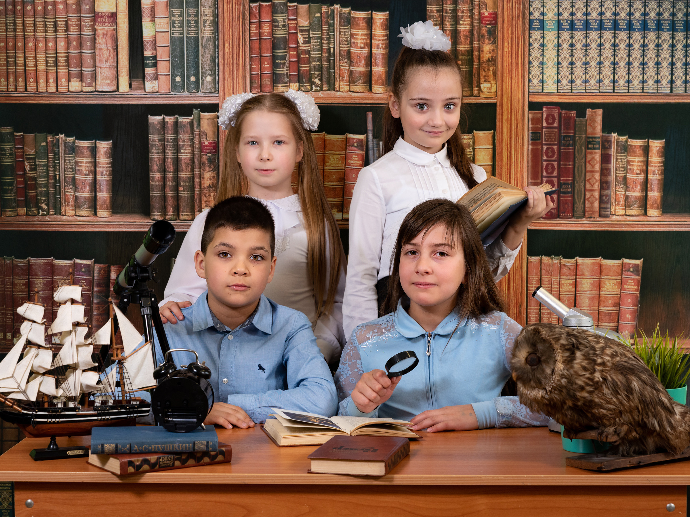 Выездная фотосессия 2 класс Библиотека. Выпускные альбомы для детских садов и школ