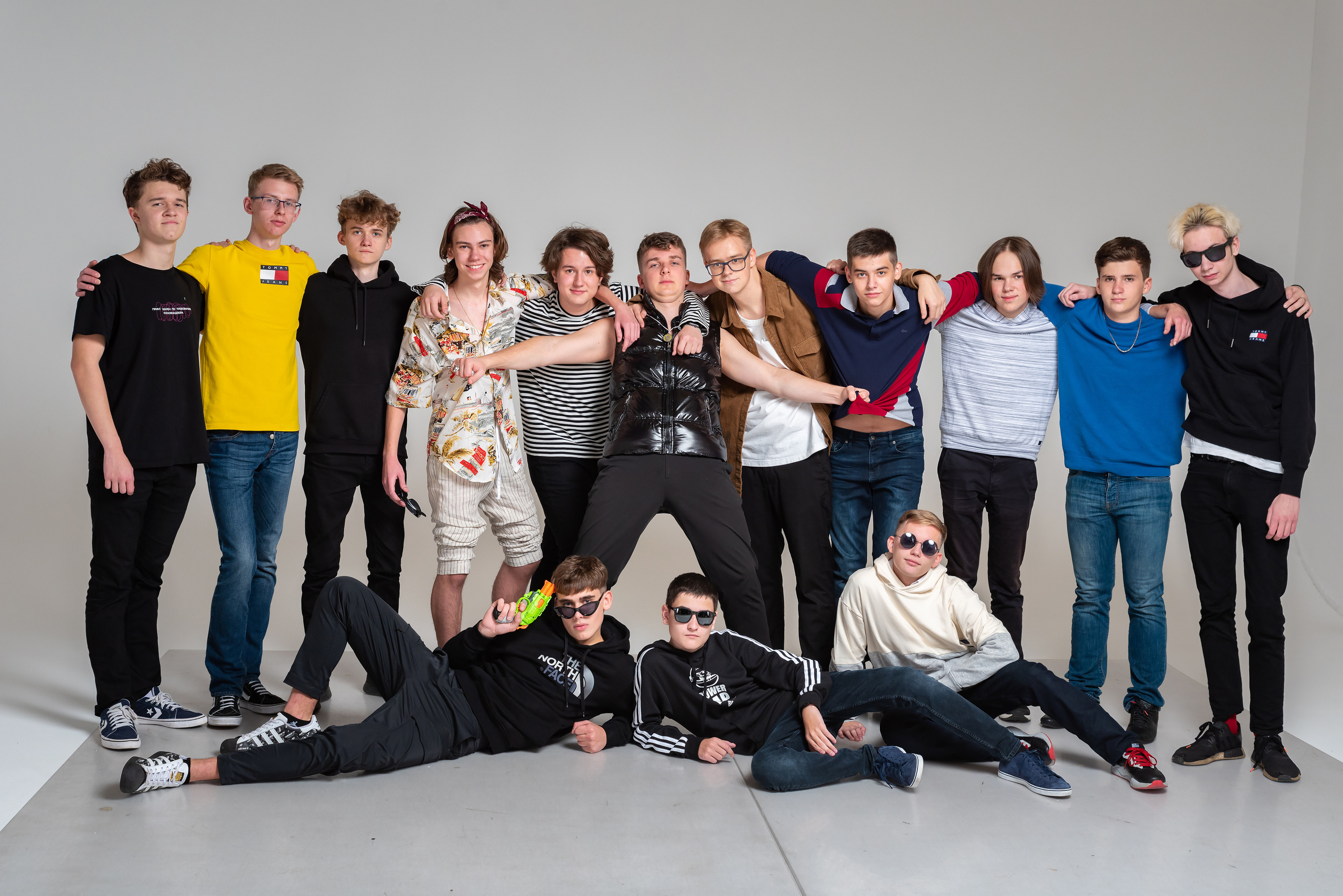 11 альфа. Выпускные альбомы для детских садов и школ