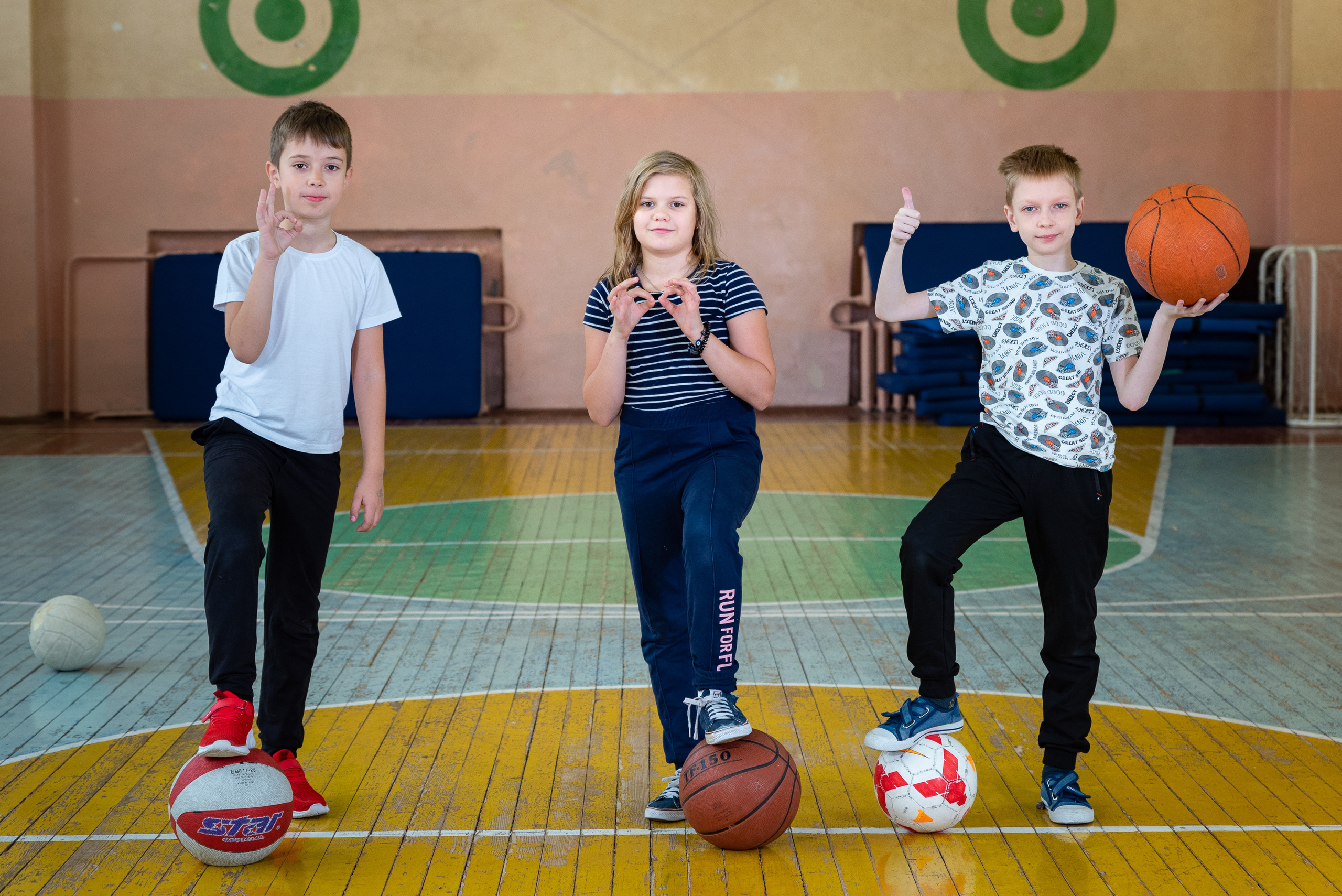 4 класс фотосессия в школе. Выпускные альбомы для детских садов и школ