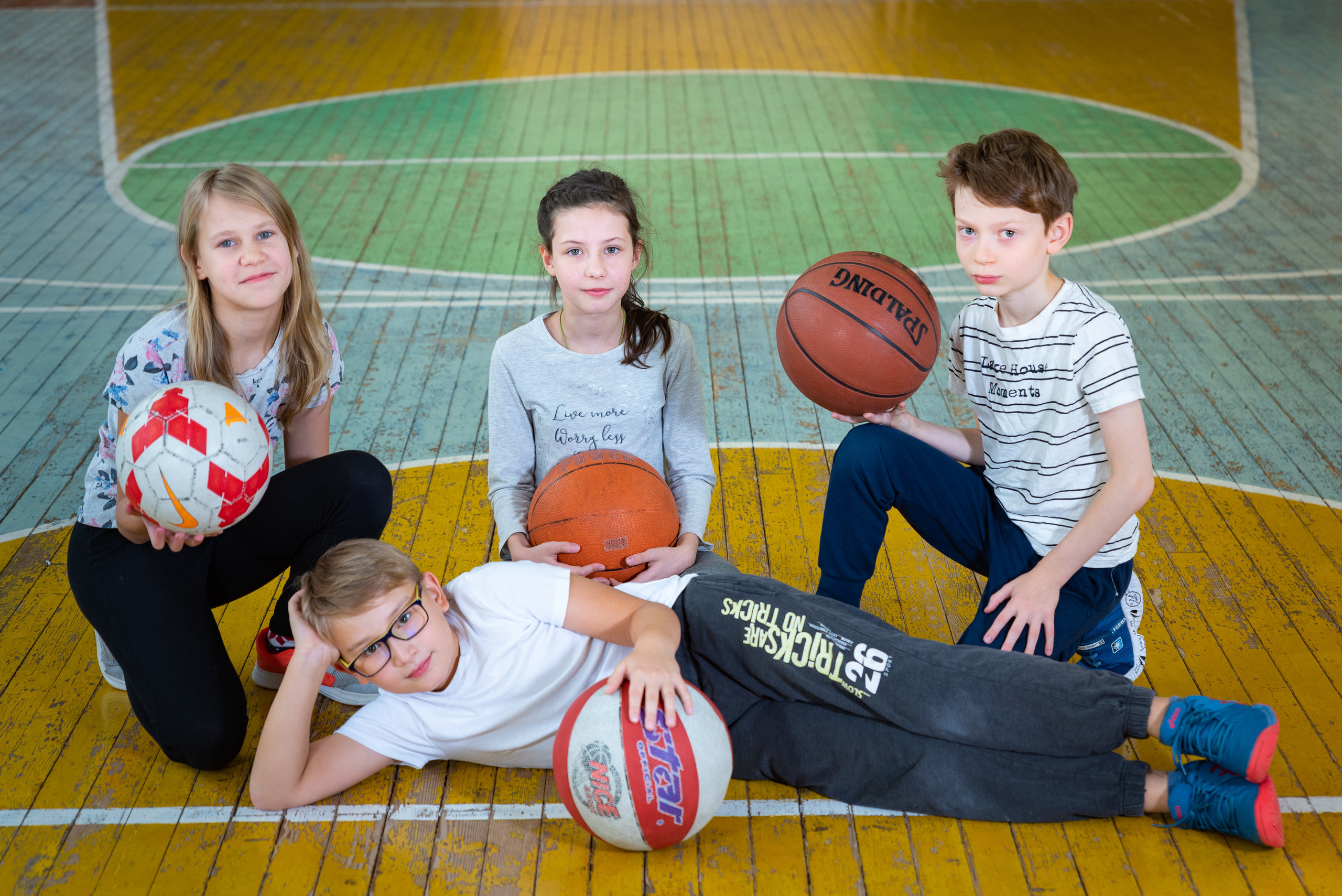 4 класс фотосессия в школе. Выпускные альбомы для детских садов и школ