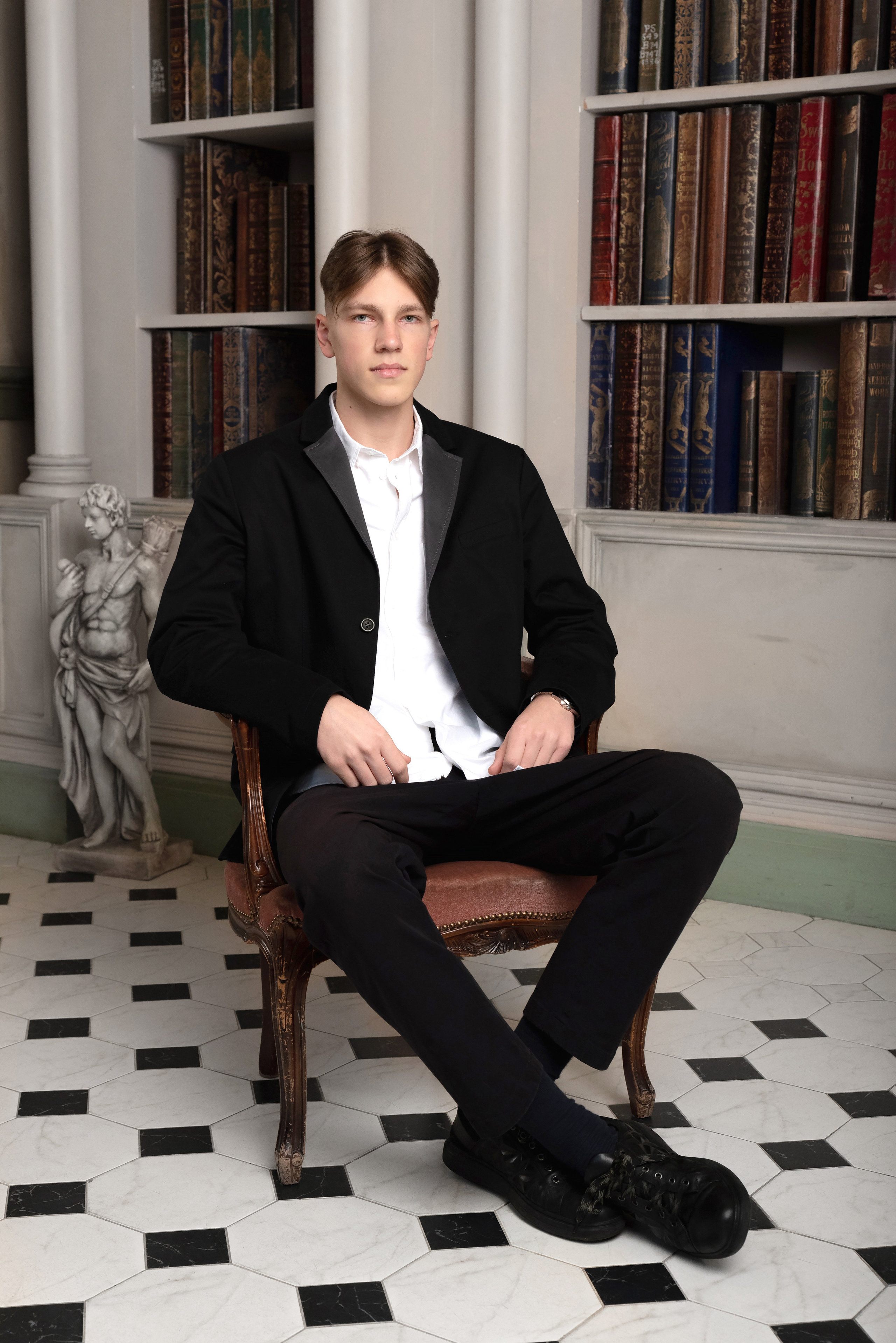 11 альфа. Выпускные альбомы для детских садов и школ