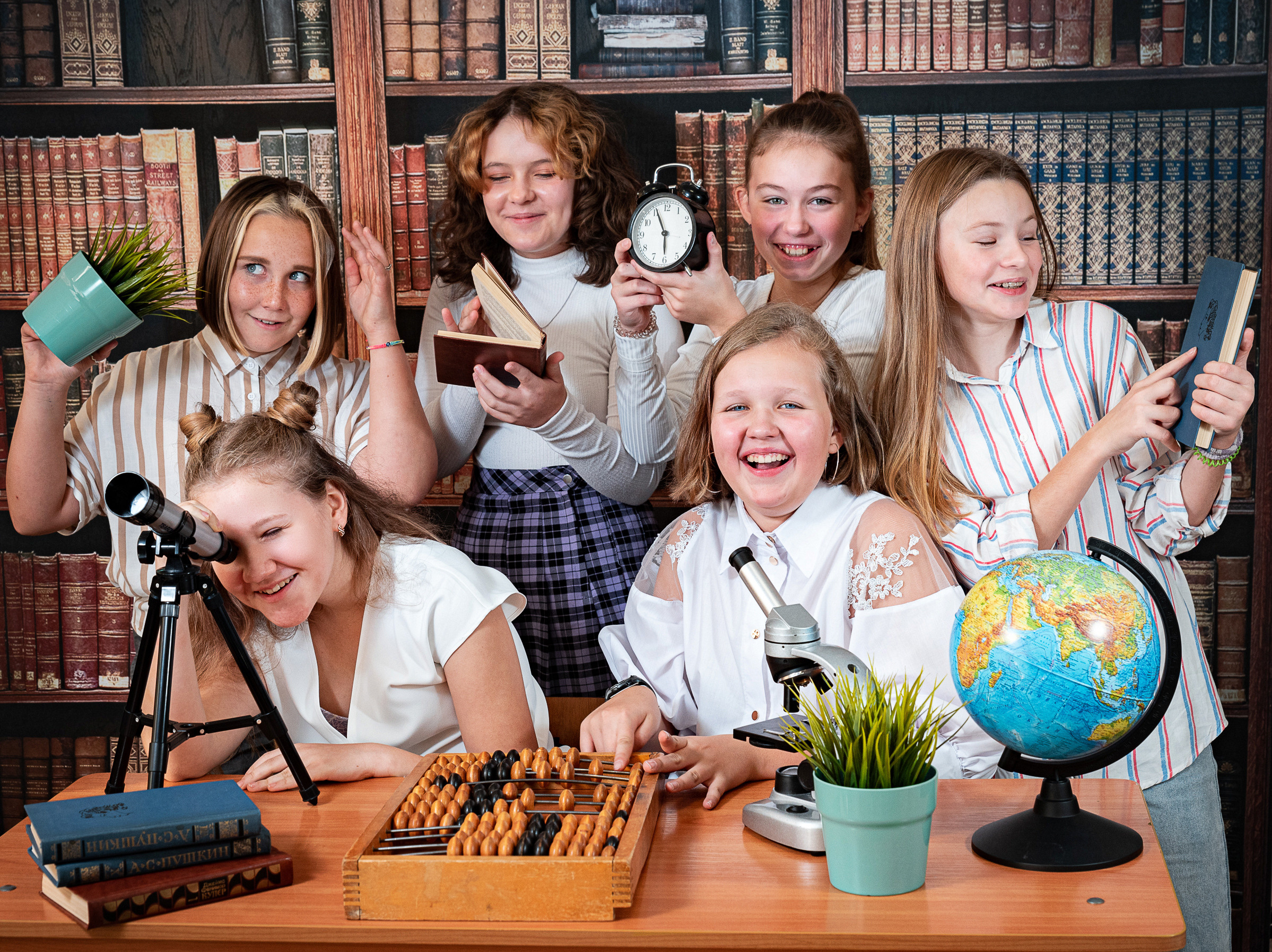 Выездная фотосессия 6 класс Библиотека. Выпускные альбомы для детских садов и школ