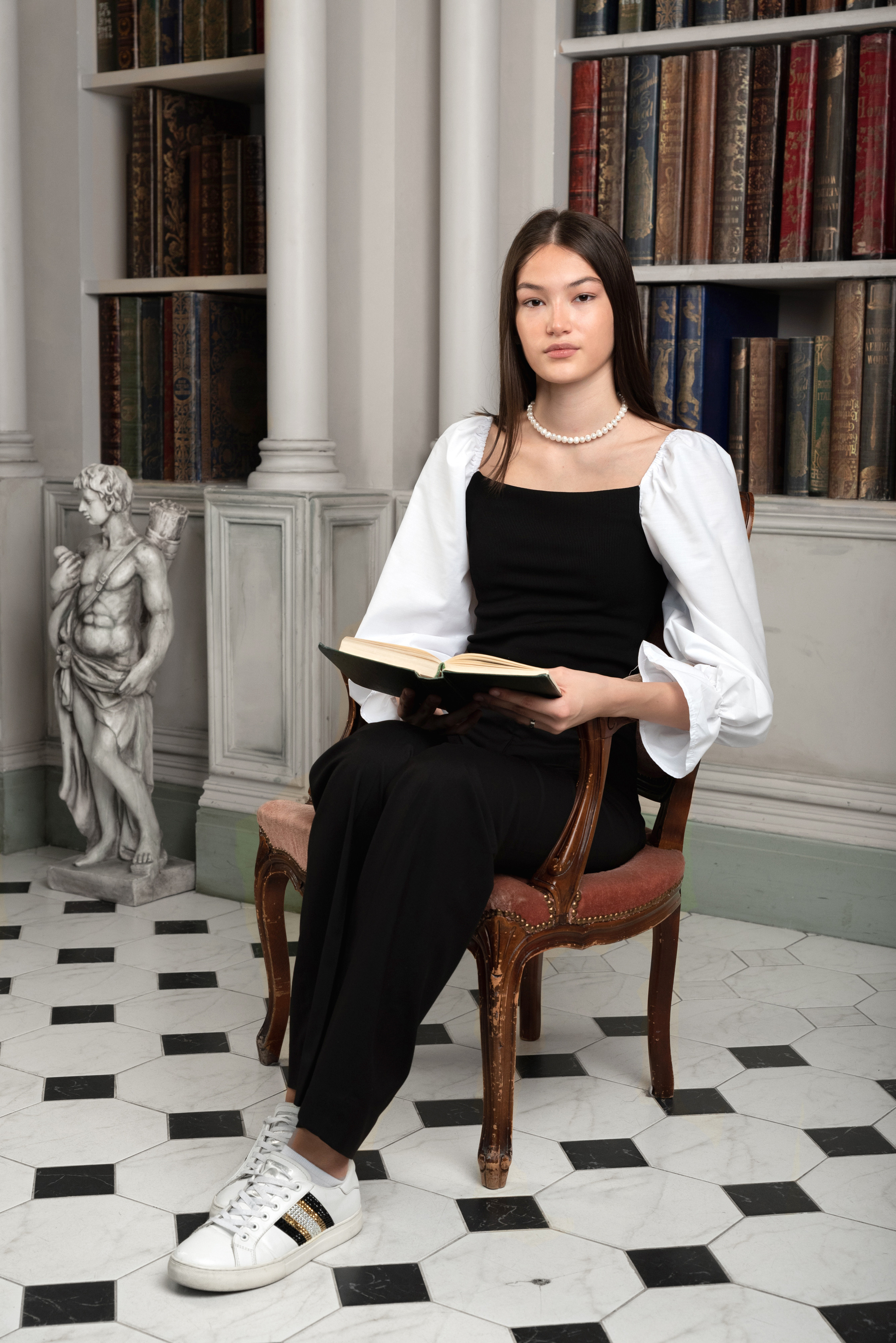 11 альфа. Выпускные альбомы для детских садов и школ