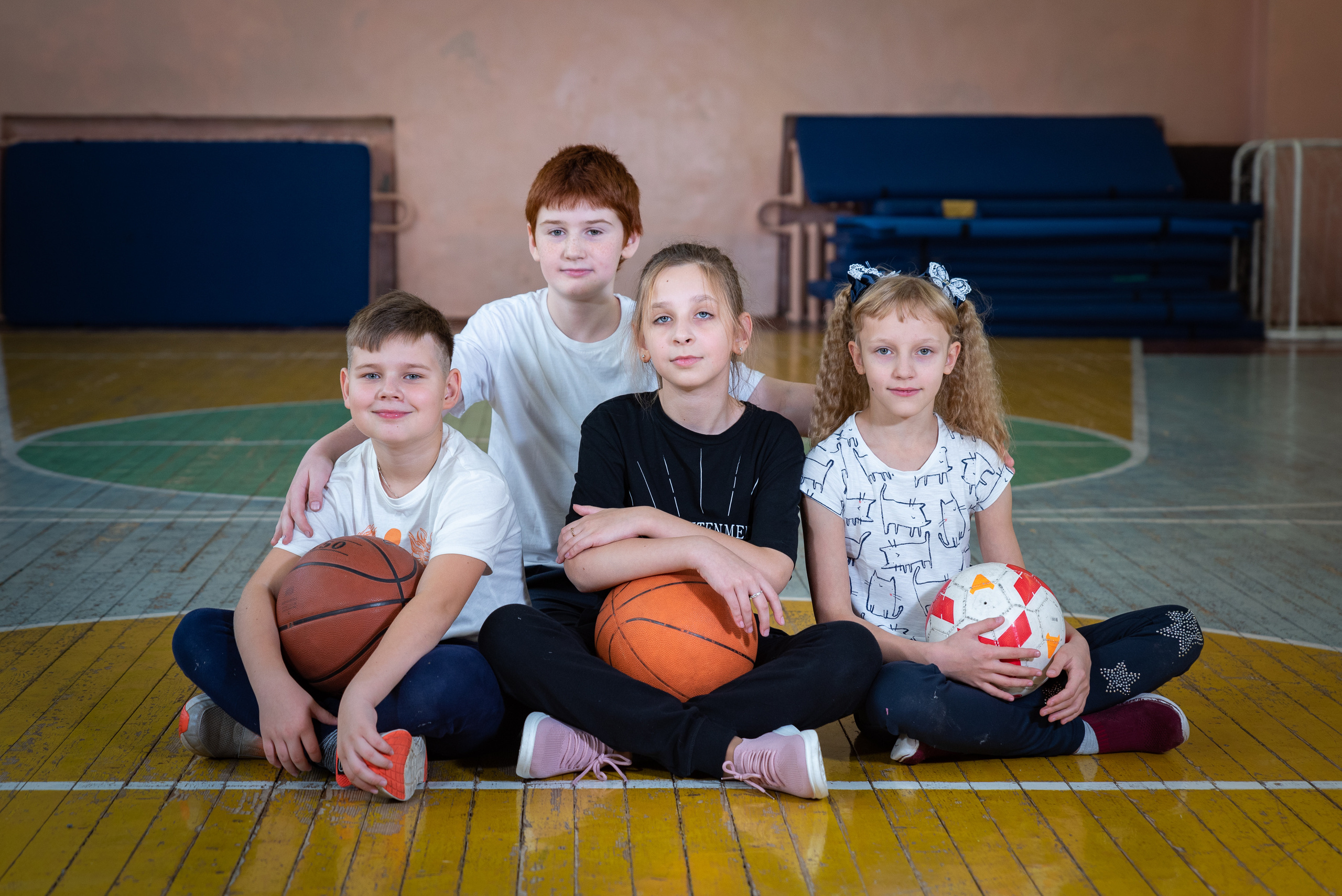 4 класс фотосессия в школе. Выпускные альбомы для детских садов и школ