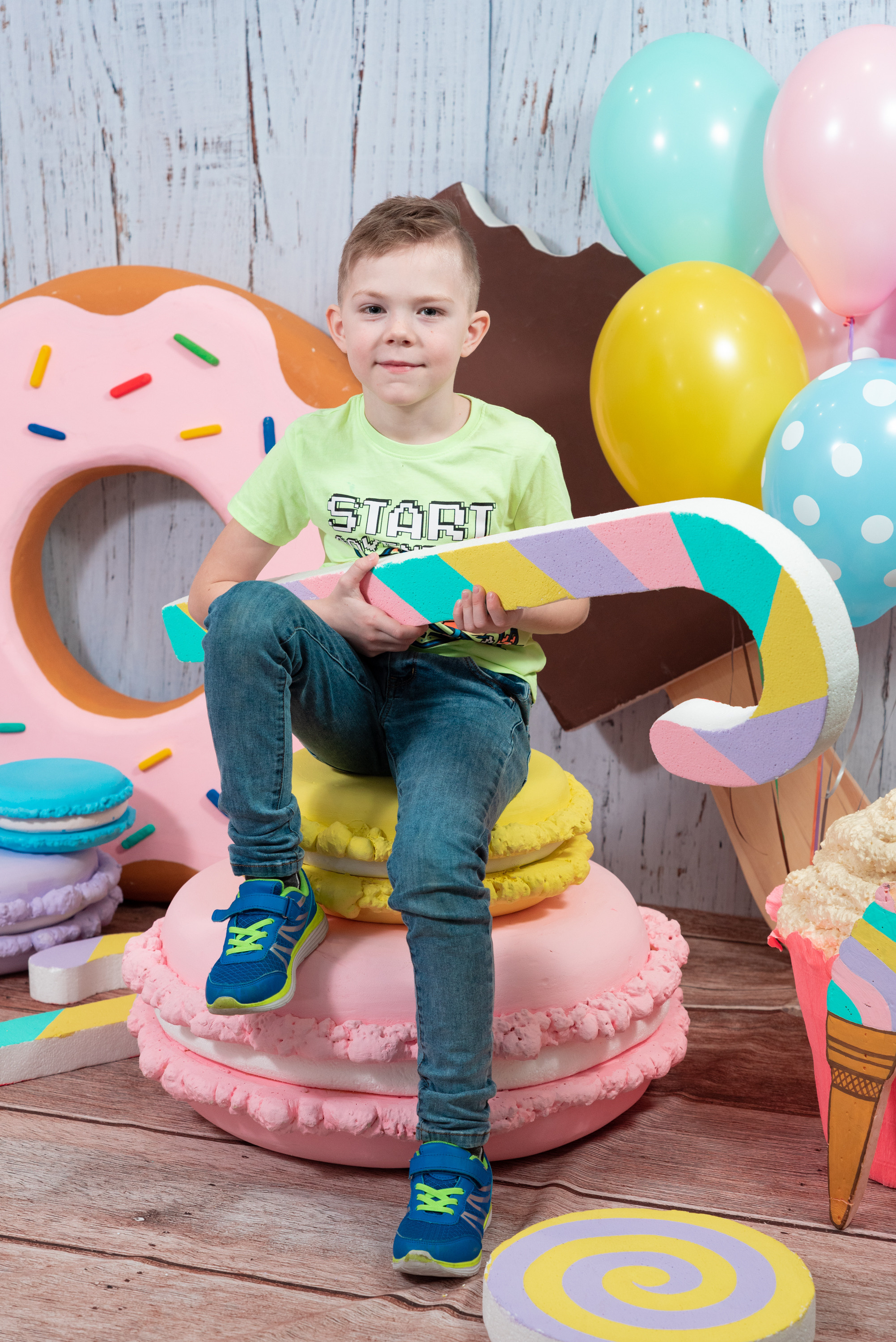 Выездная фотосессия ГИГАНСТКИЕ СЛАДОСТИ. Выпускные альбомы для детских садов и школ