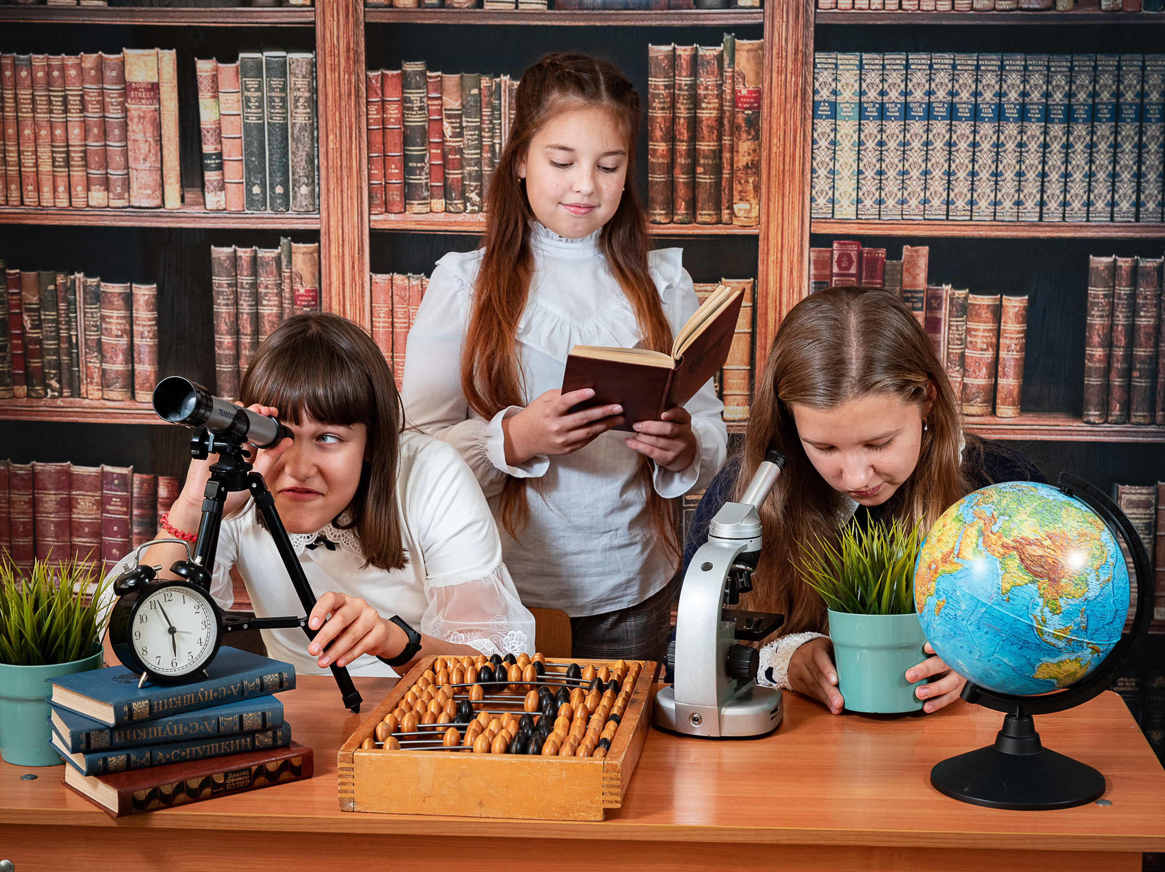 Выездная фотосессия 6 класс Библиотека. Выпускные альбомы для детских садов и школ